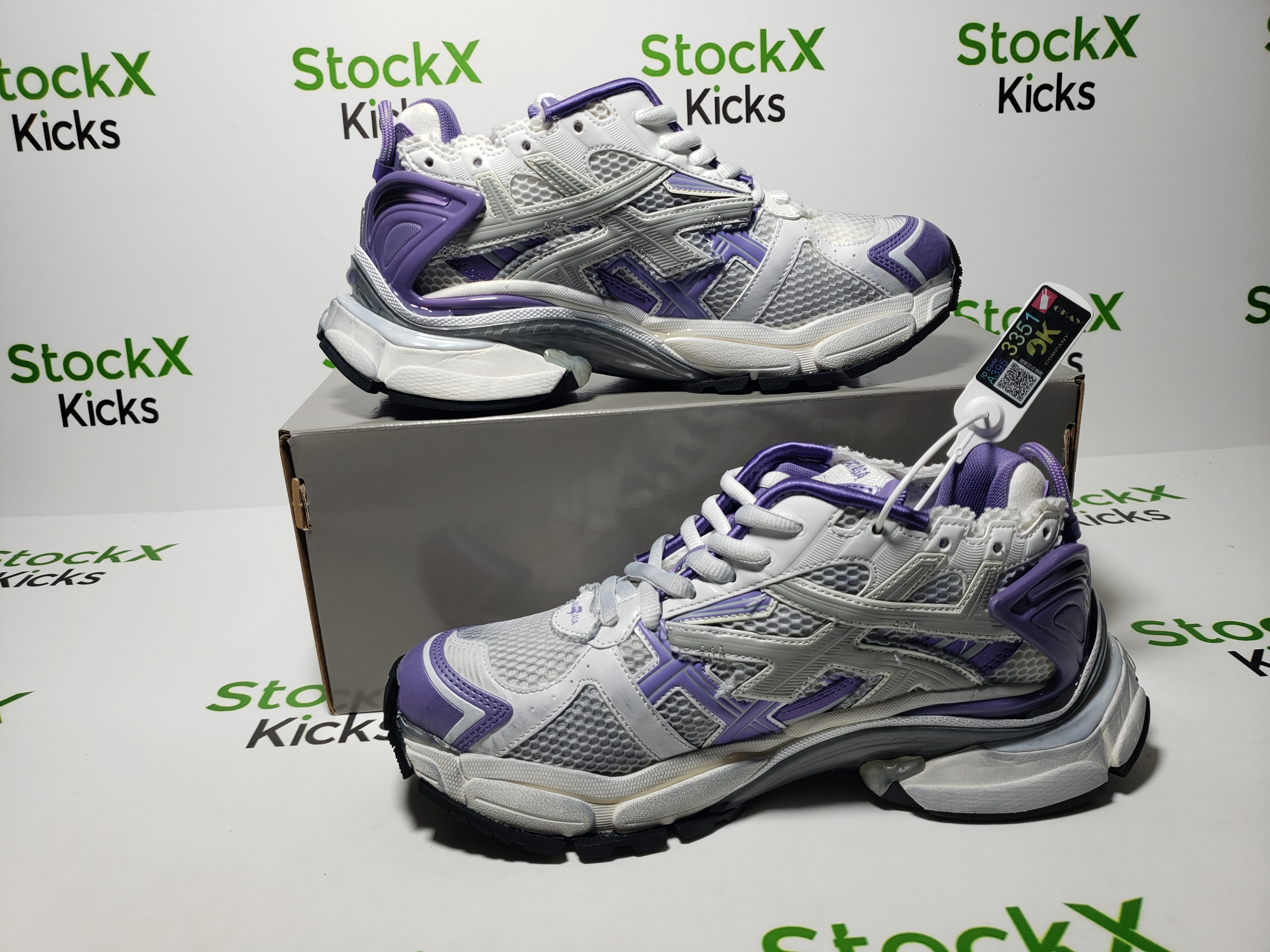 Balenciaga Runner White Purple 677402 W3RB2 5901 review Stockxkicks 02