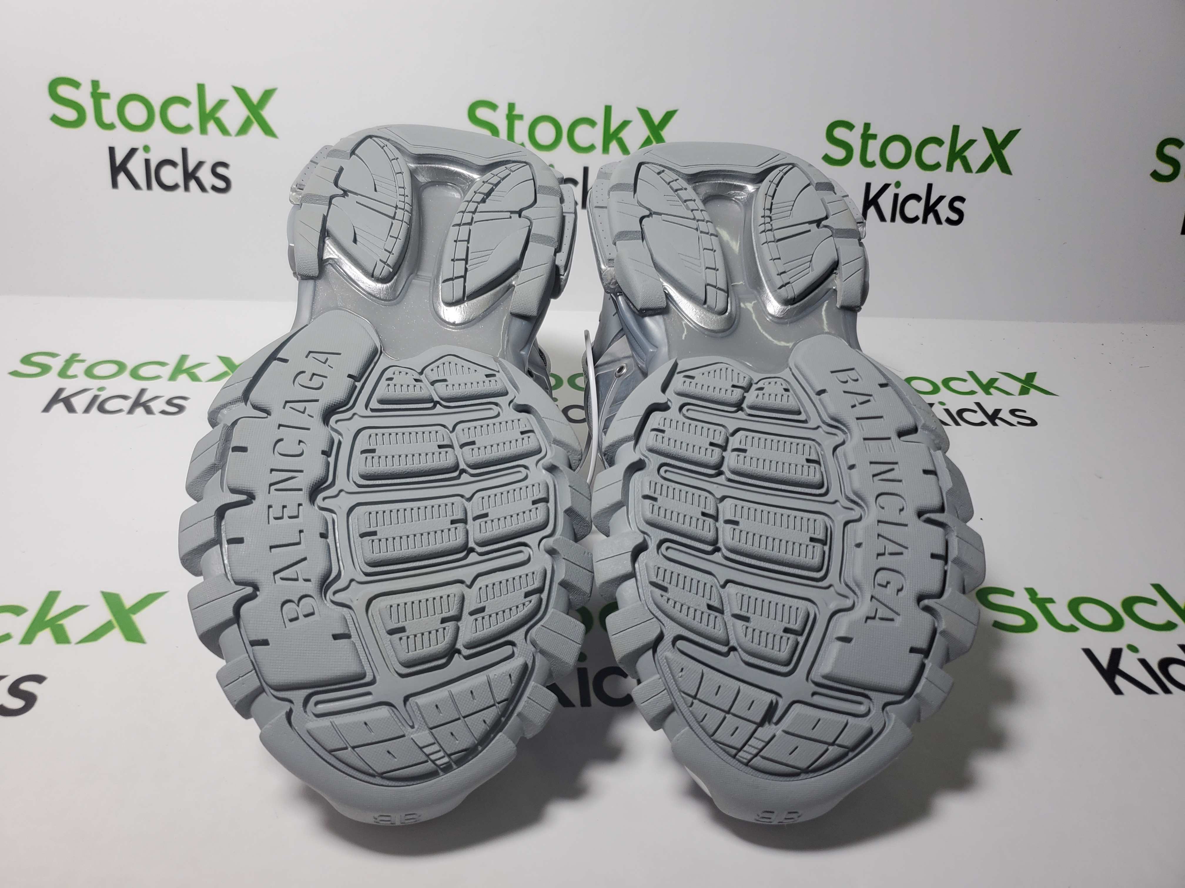 Balenciaga Tess S.Bright Silver 542436 W2FS3 8100 review Stockxkicks 01