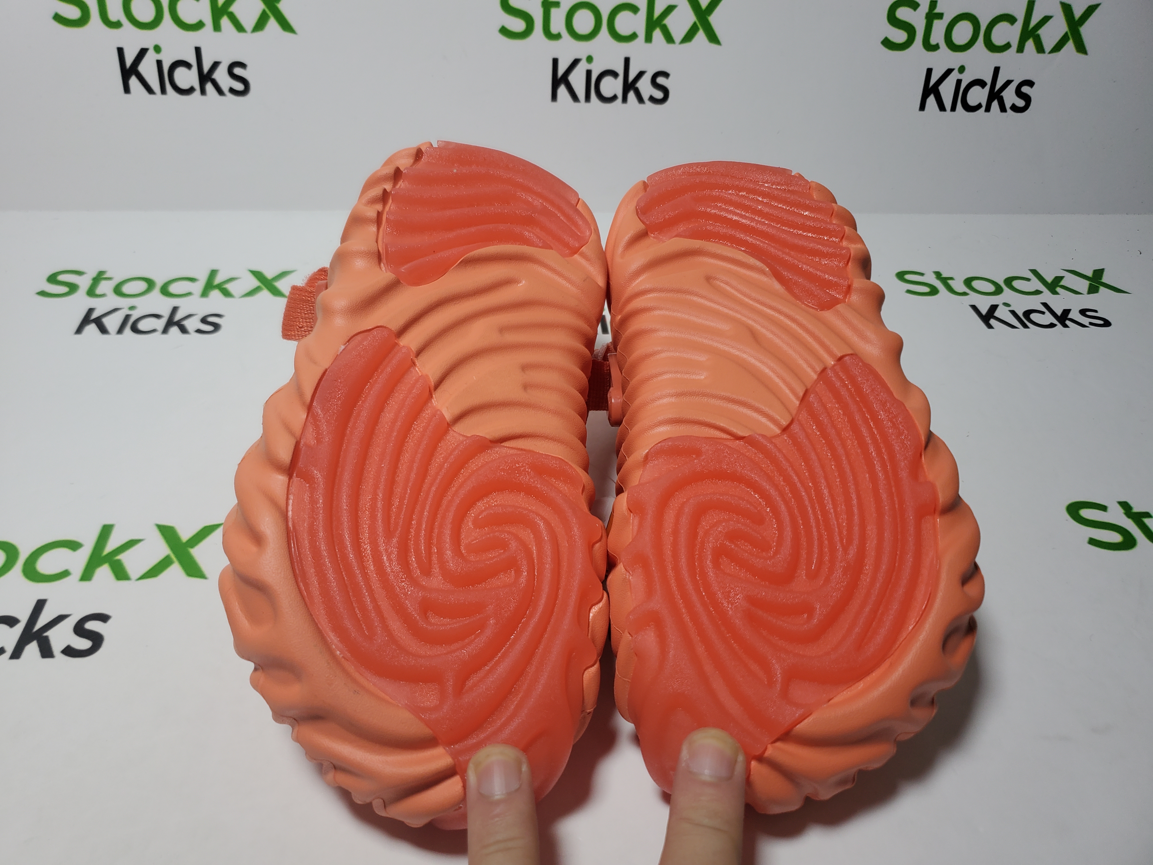 Saleke Bembury x Crocs Pollex Clog Orange 207393-6RL review Stockxkicks 05