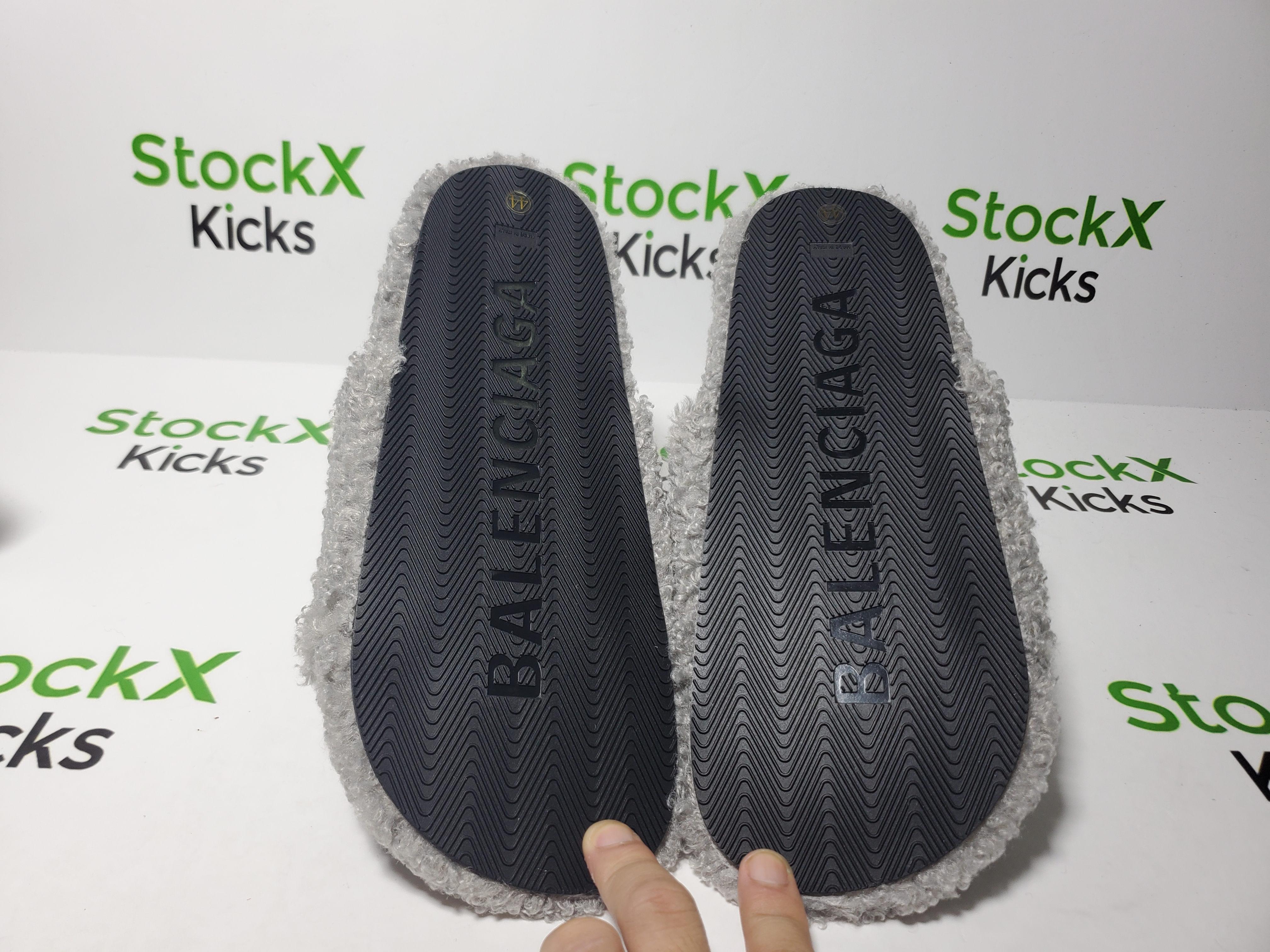 Balenciaga Furry Slide Grey （QC needs at least 5 days or more） review Stockxkicks 05