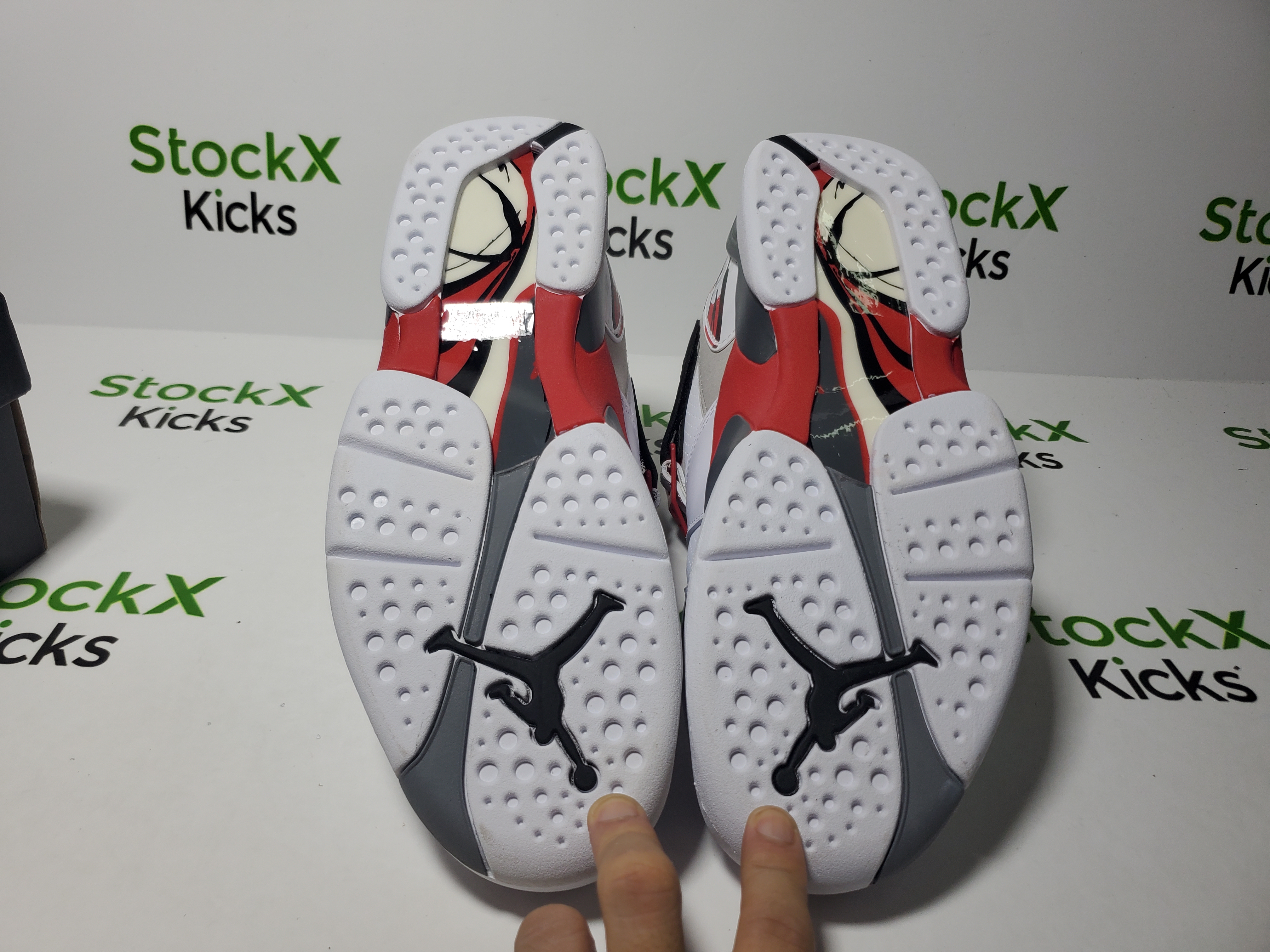 PK God Batch Air Jordan 8 Retro Bugs Bunny 305381-103 review Stockxkicks 05