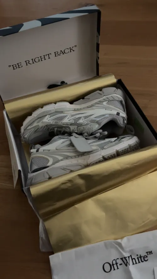 Off White Be Right Back Sneakers Military White Gray OMIA295F24 FAB00 10606 review 