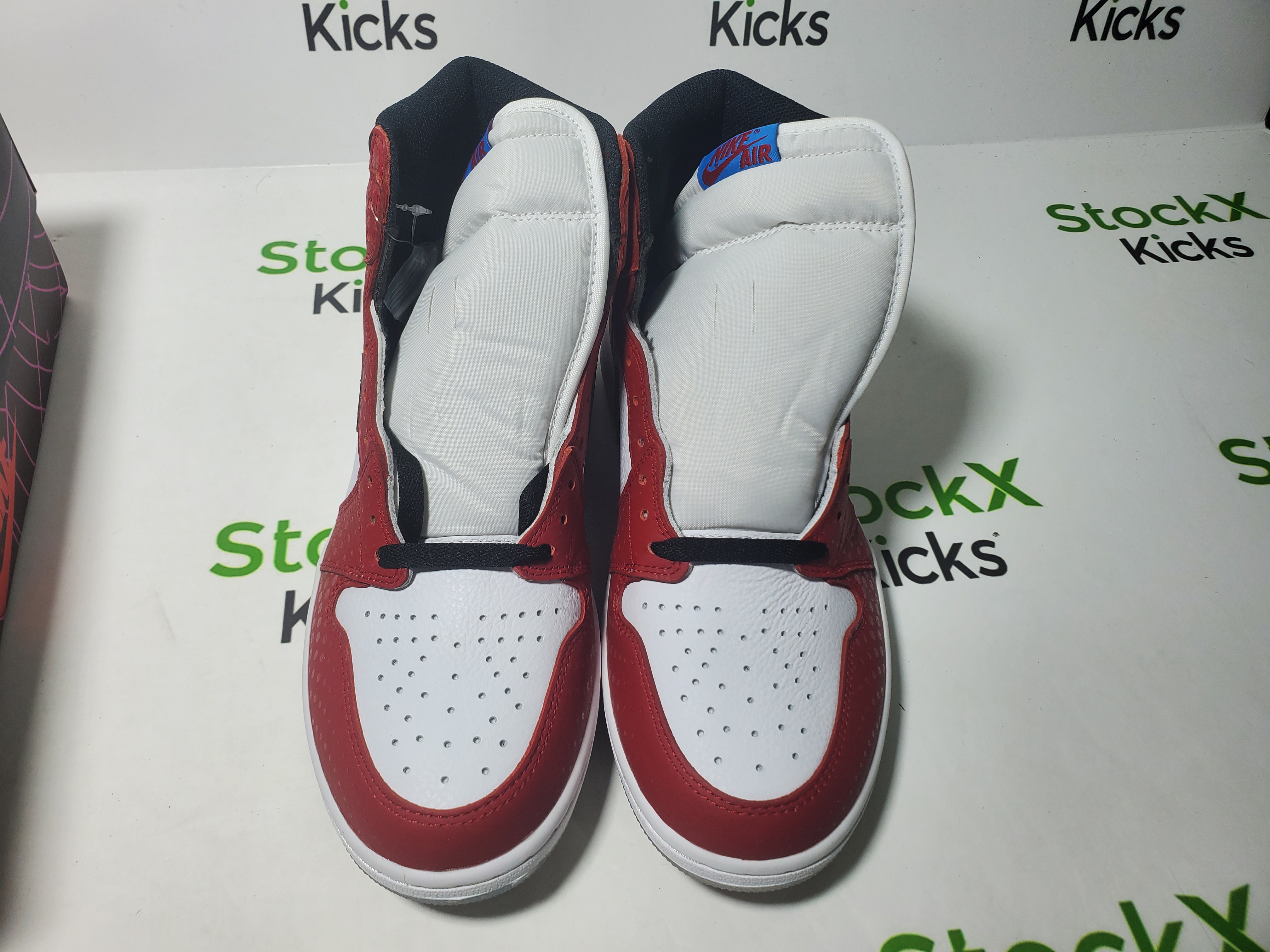PK God Batch Air Jordan 1 Retro High Spider-Man Origin Story 555088-602 review Stockxkicks 02