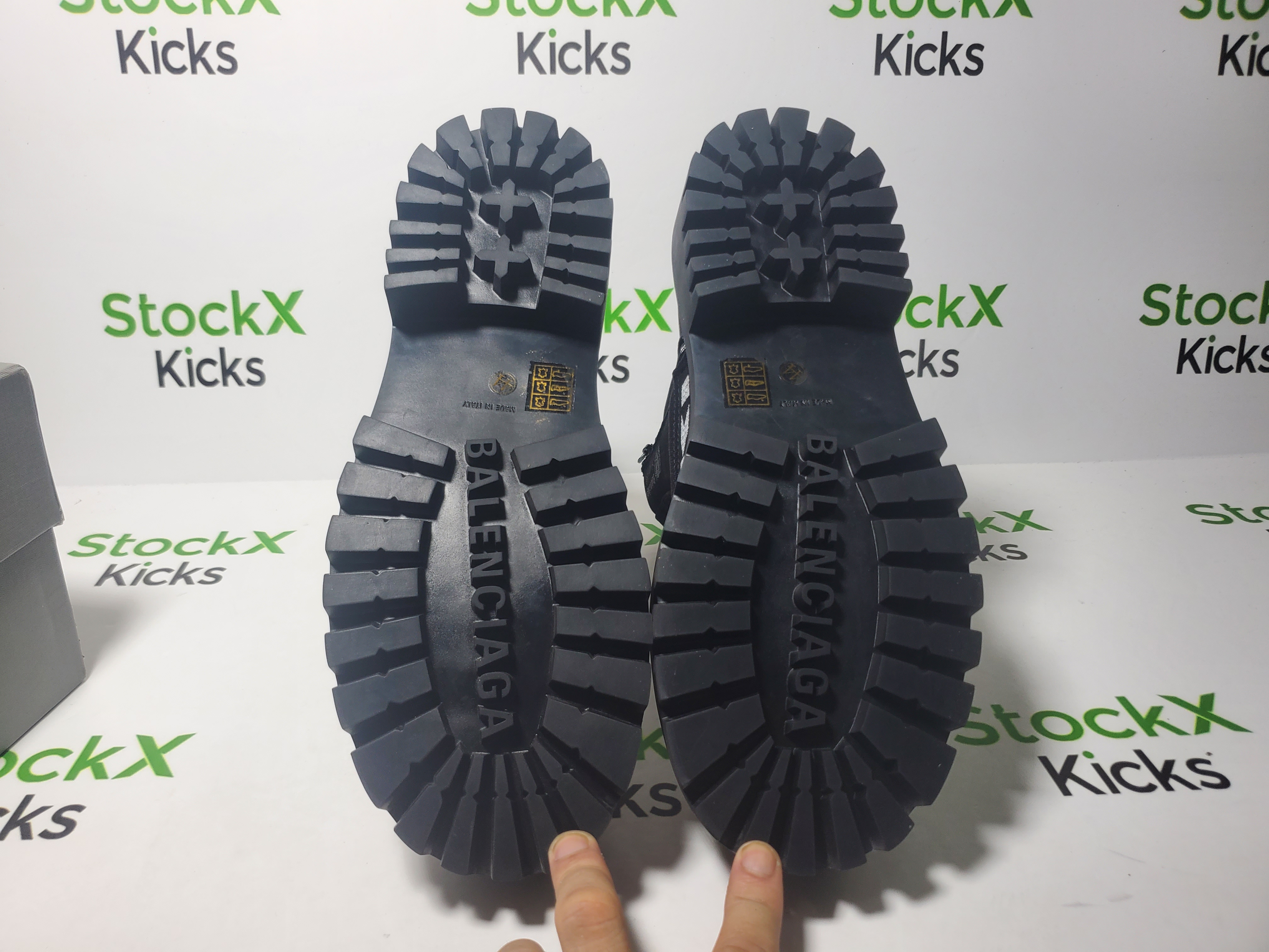 Balenciaga Strike Co Branded Graffiti 694042W2H131000 review Stockxkicks 05