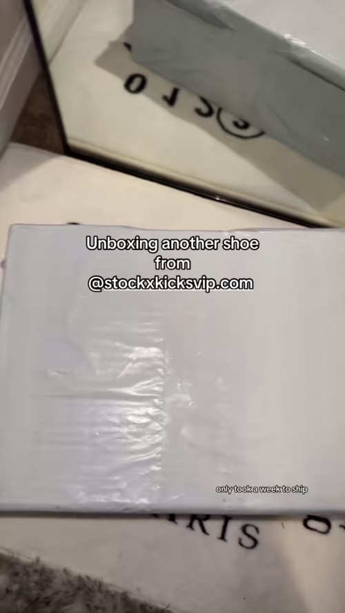 MIHARA YASUHIRO White White and Black Lines NO.723 review 