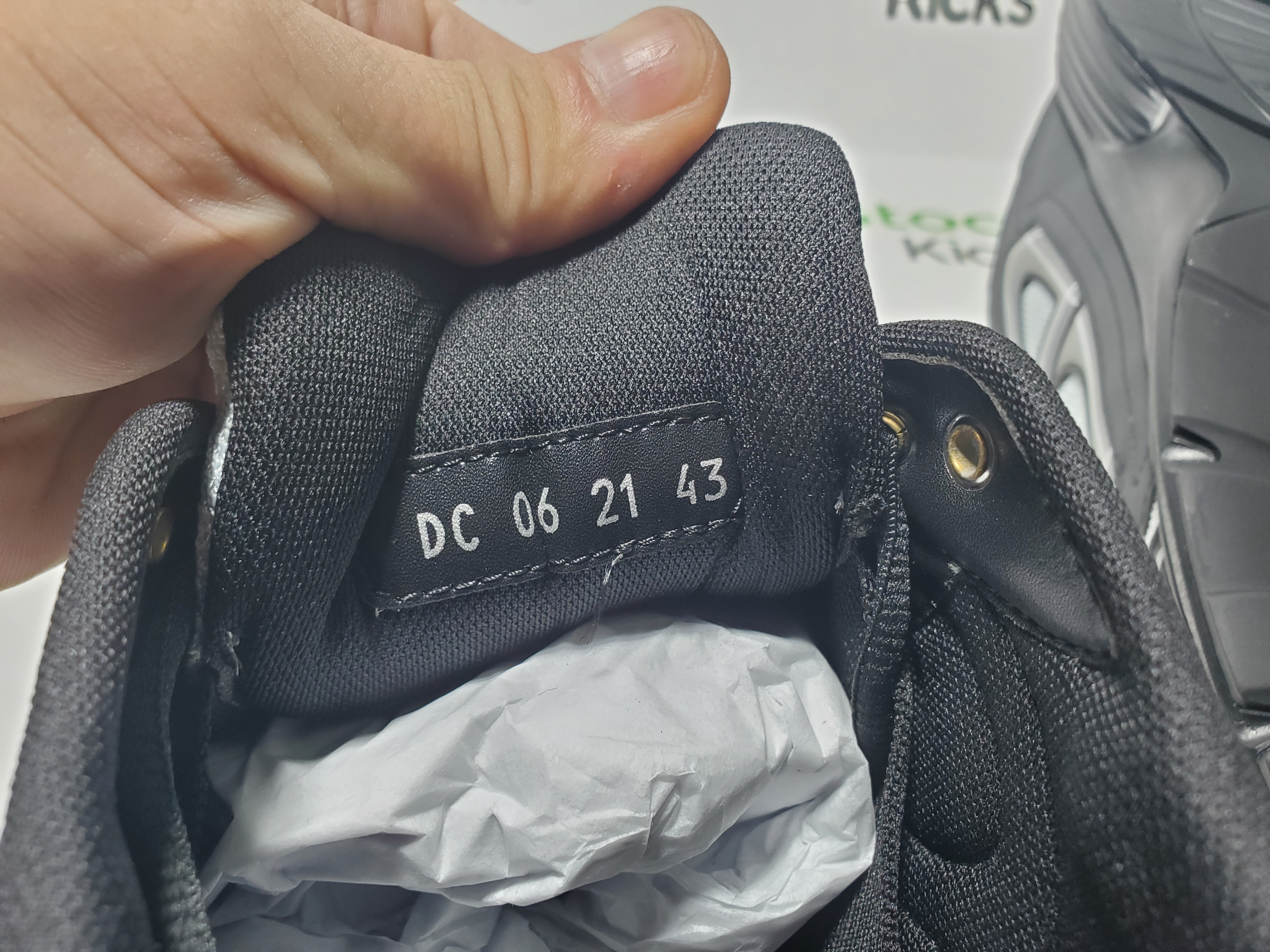 Dior B30 Round Head Logo Sneakers Patent Leather Gray review Stockxkicks 06