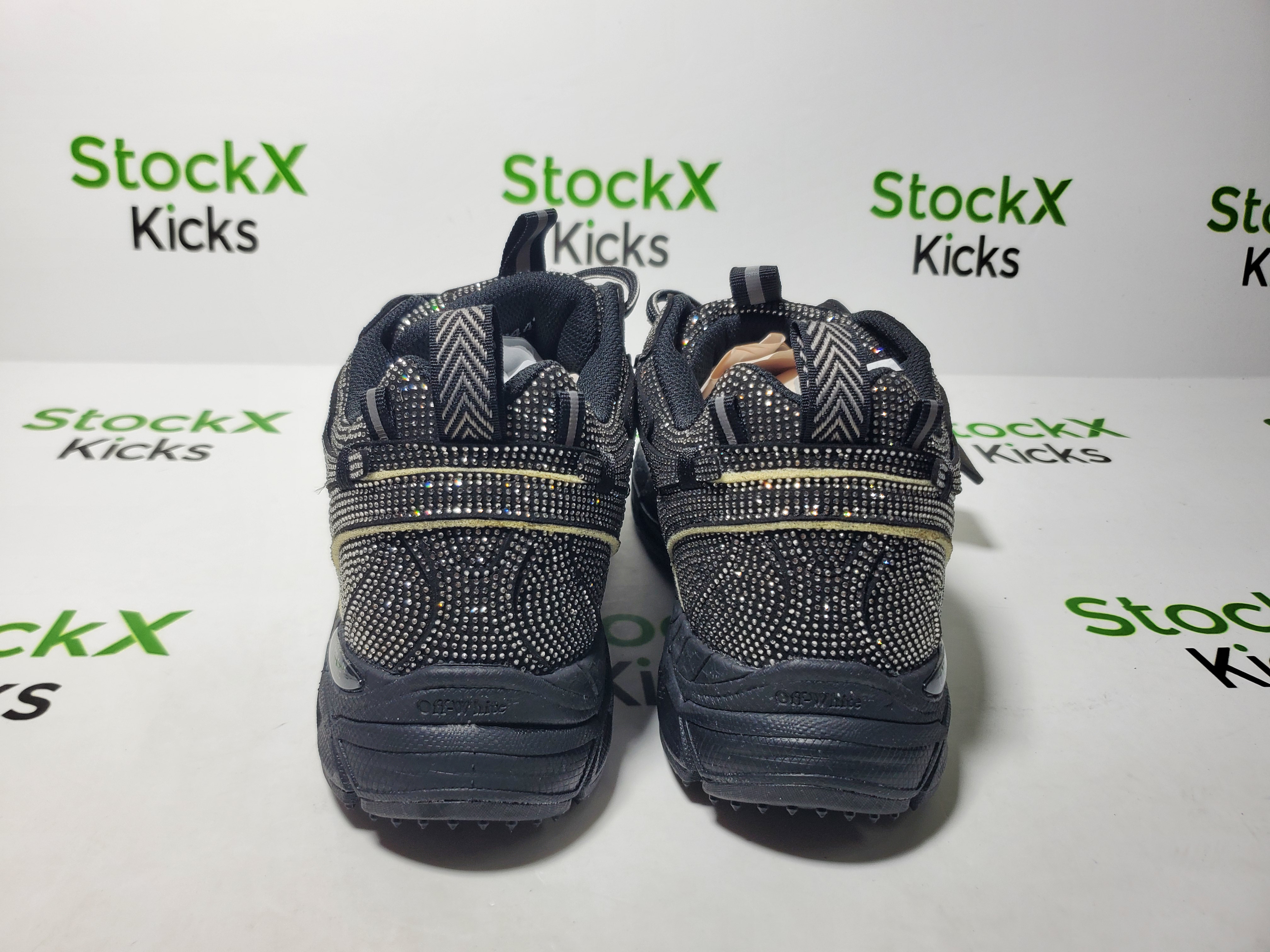 Off White Be Right Back Sneakers Black Glitter OMIA189S21 LEA004 1001 review Stockxkicks 03