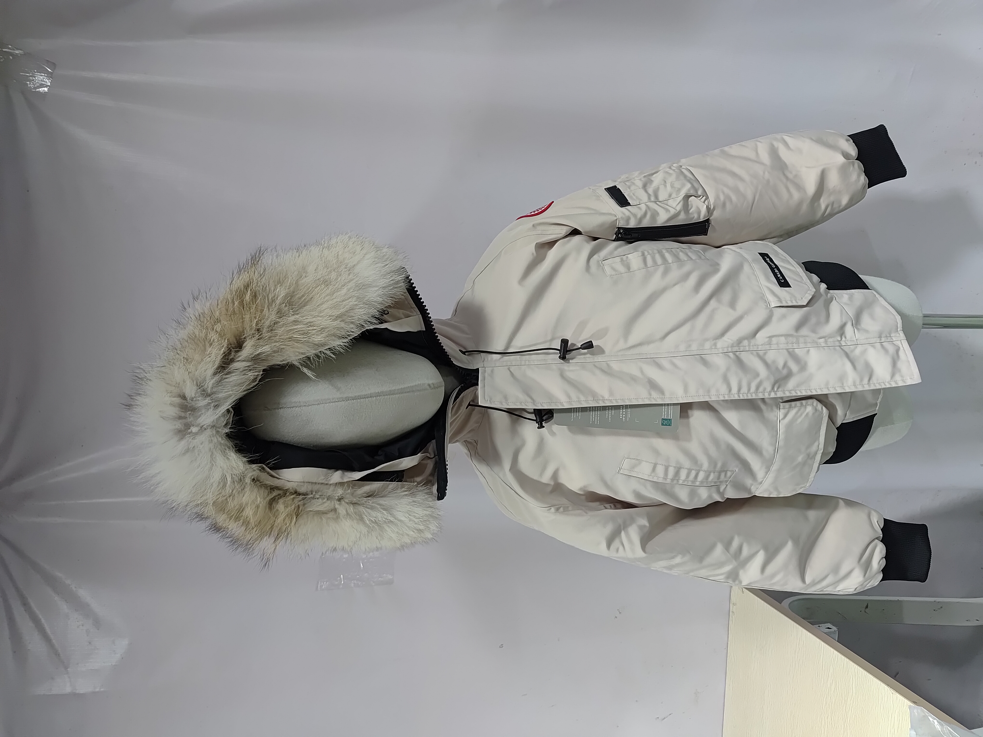 Canada Goose Chilliwack Bomber Jacket Short Down Jacket PBI White review Stockxkicks 00