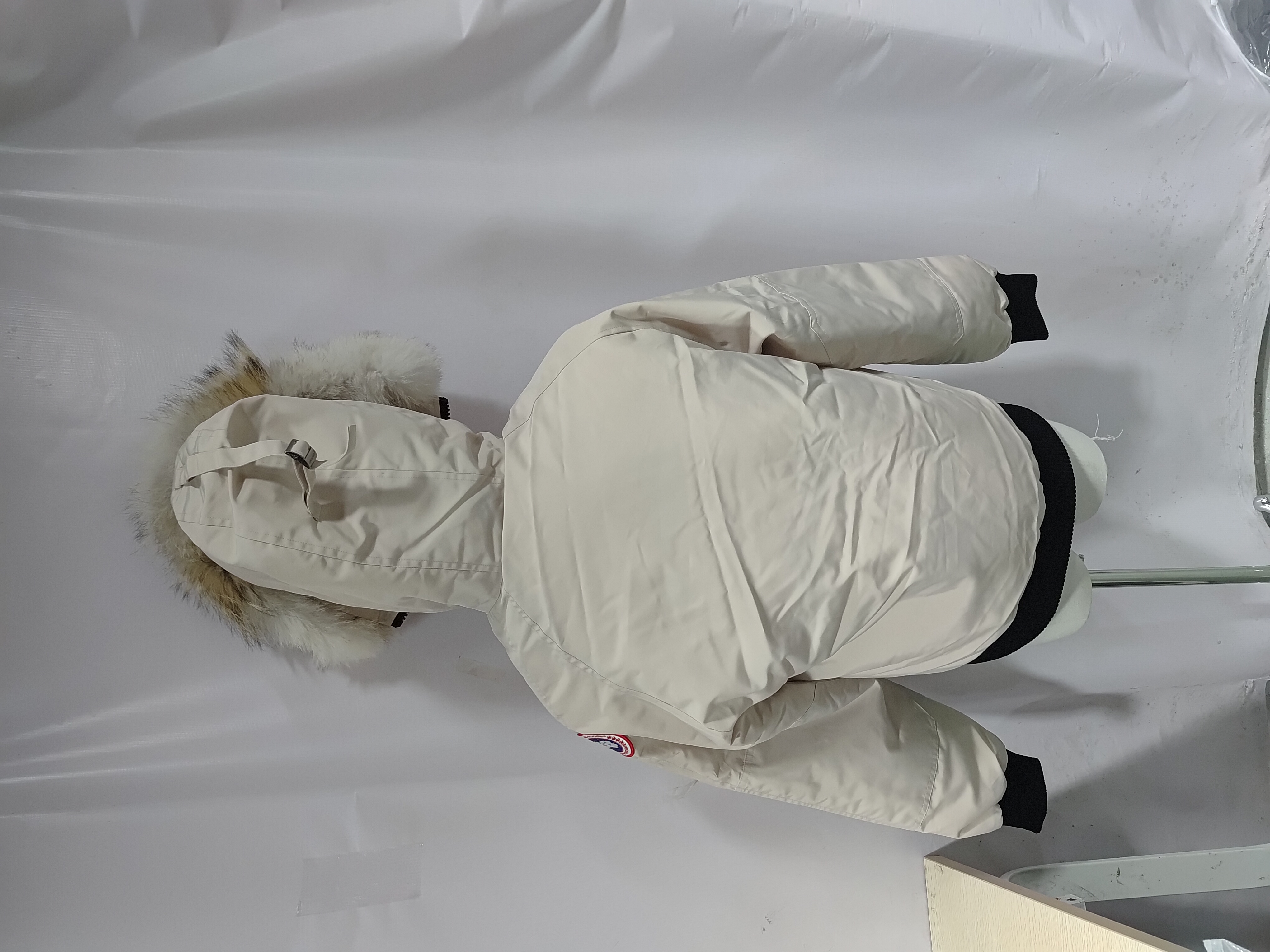 Canada Goose Chilliwack Bomber Jacket Short Down Jacket PBI White review Stockxkicks 02