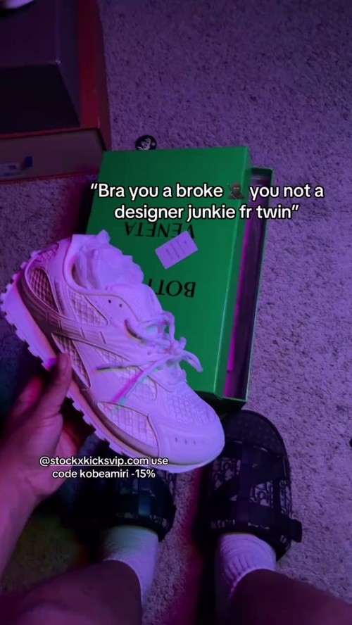 Bottega Veneta Orbit Wine review 