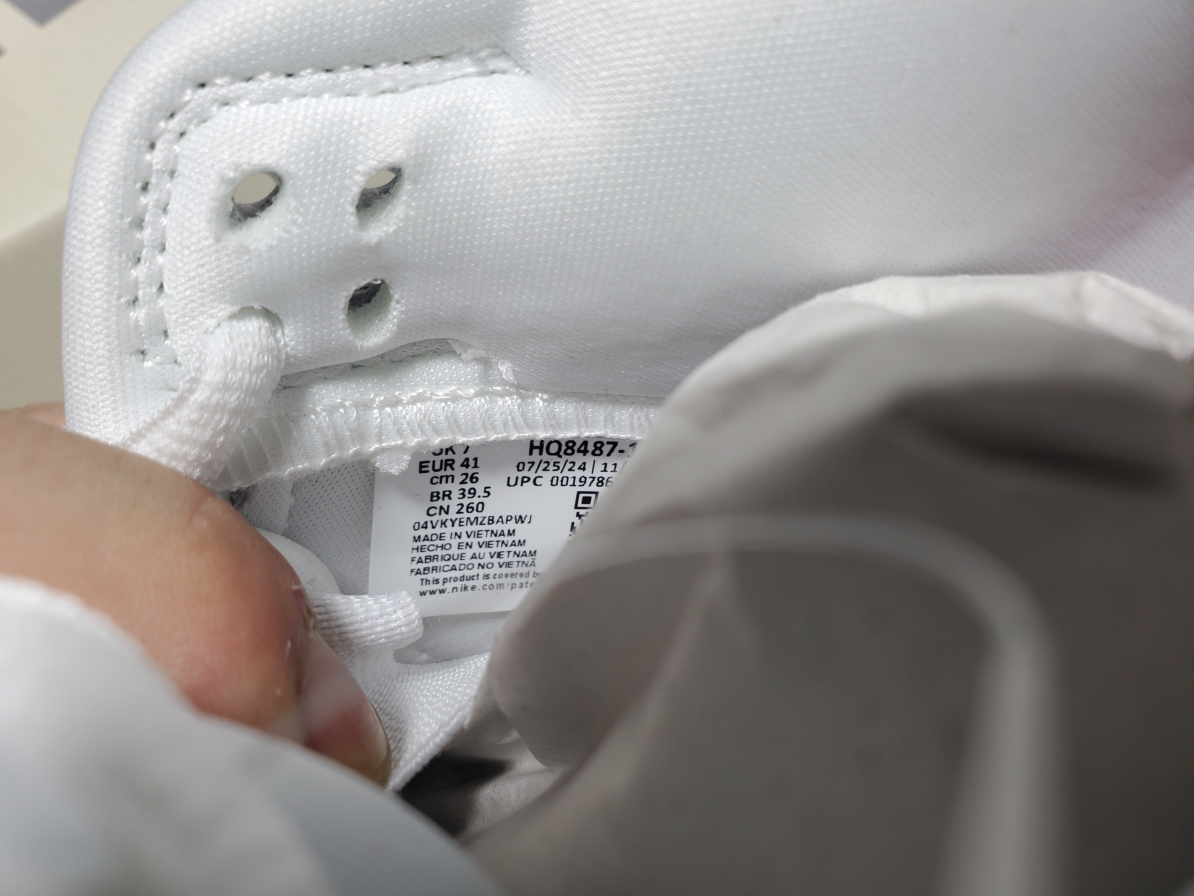 LJR Batch Nike Supreme x Dunk Low SB 'White Metallic Silver' HQ8487-100 review Stockxkicks 06