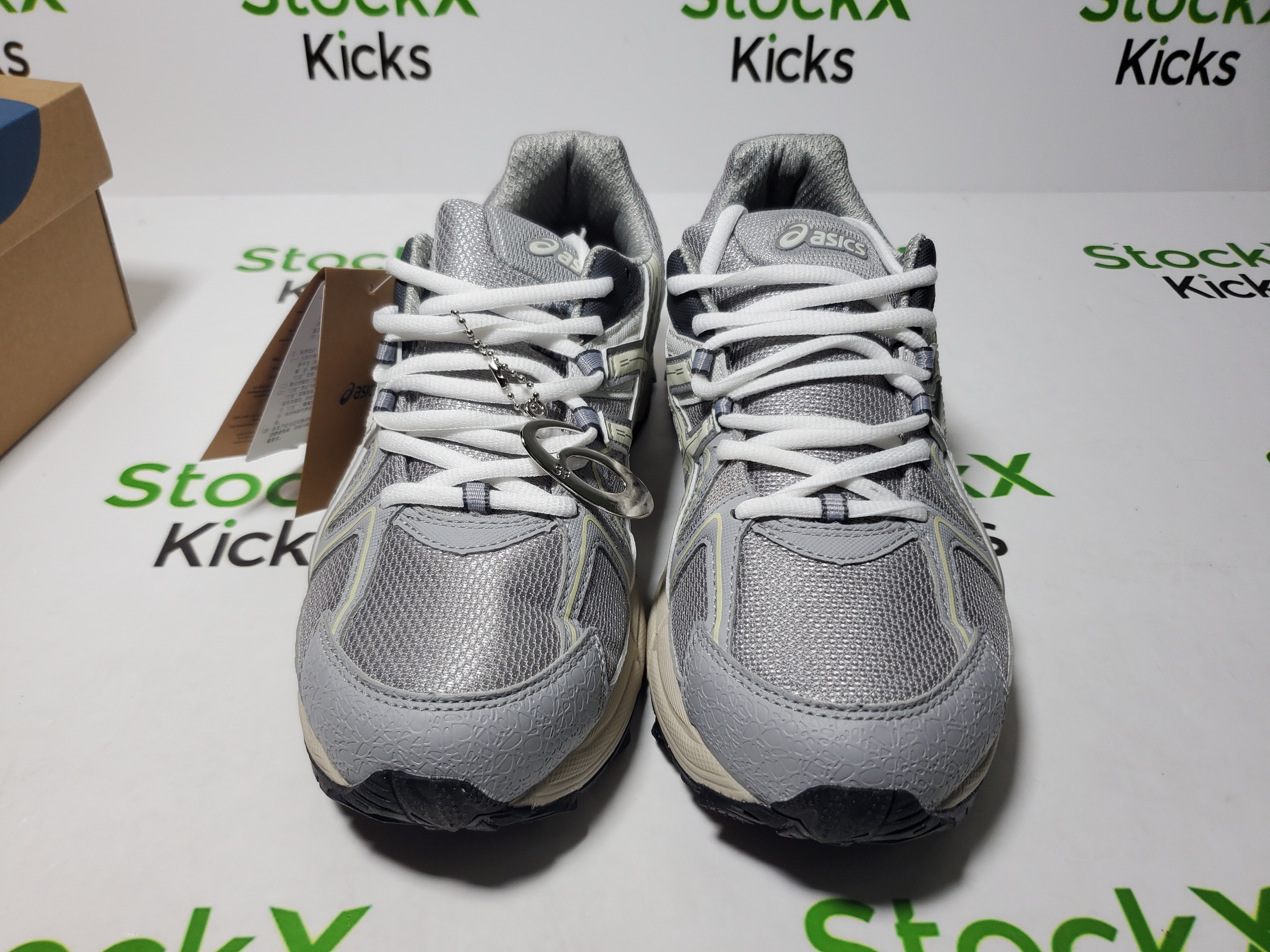 Asics Gel-Kahana 8 'Silver Dark Grey' 1012A978-028 review Stockxkicks 04