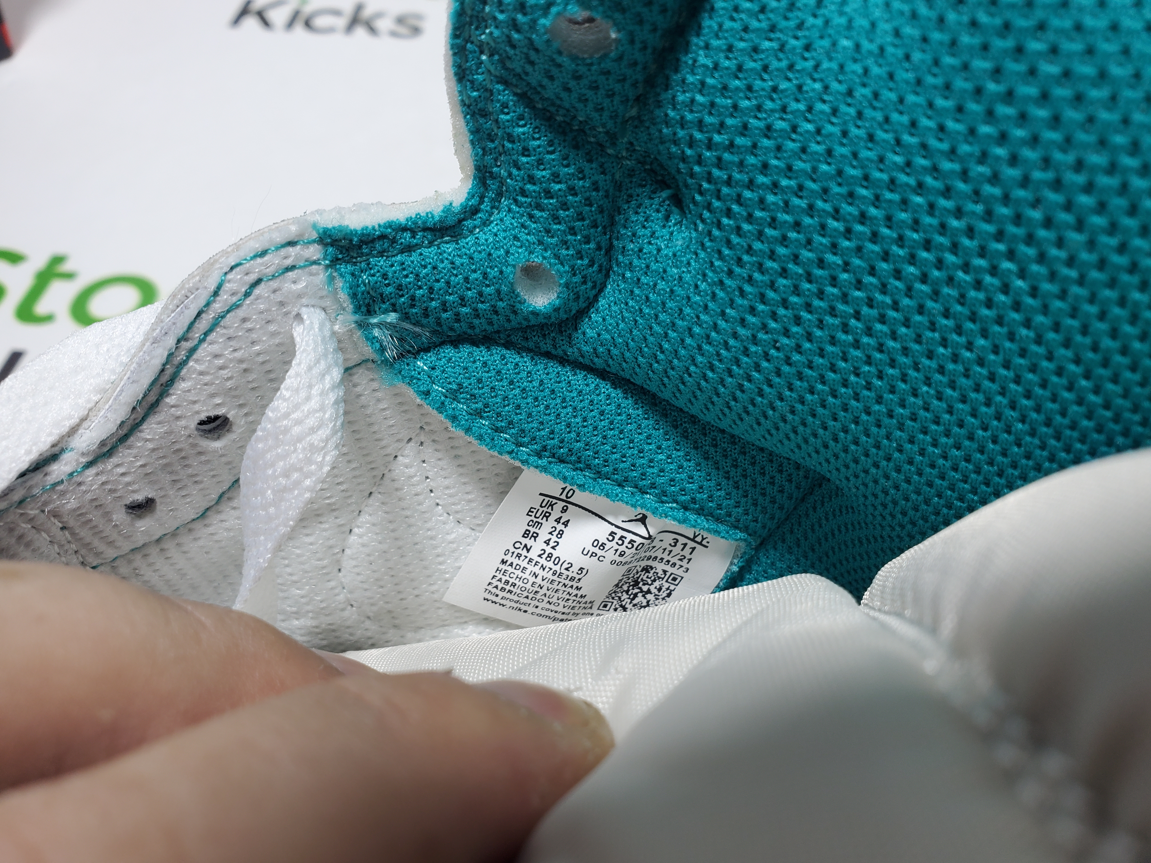  H12 Batch Air Jordan 1 Retro High Turbo Green 555088-311 review Stockxkicks 06