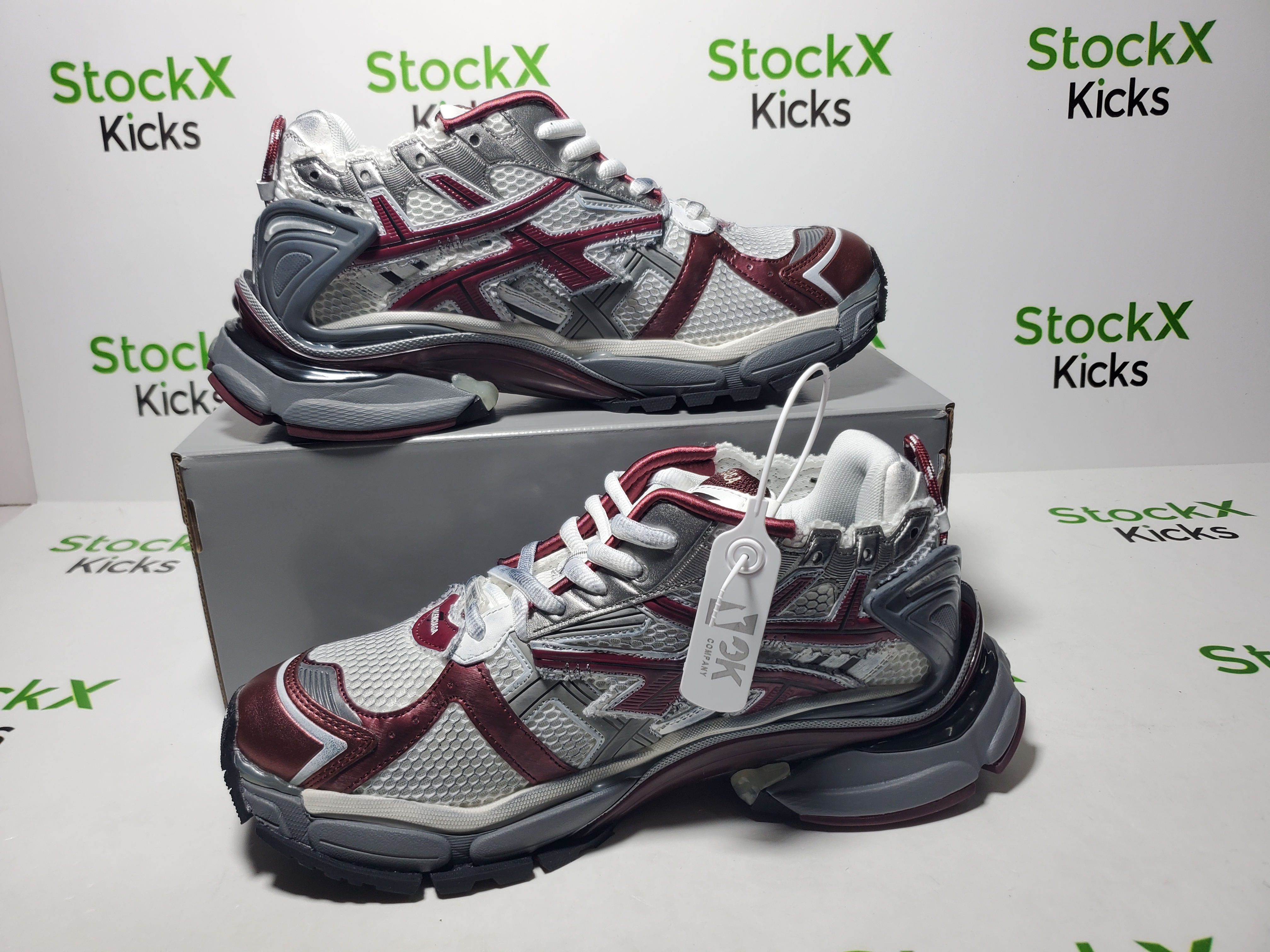 Balenciaga Runner Sneaker White Wine Red 677403 W3RB3 9069 review Stockxkicks 02