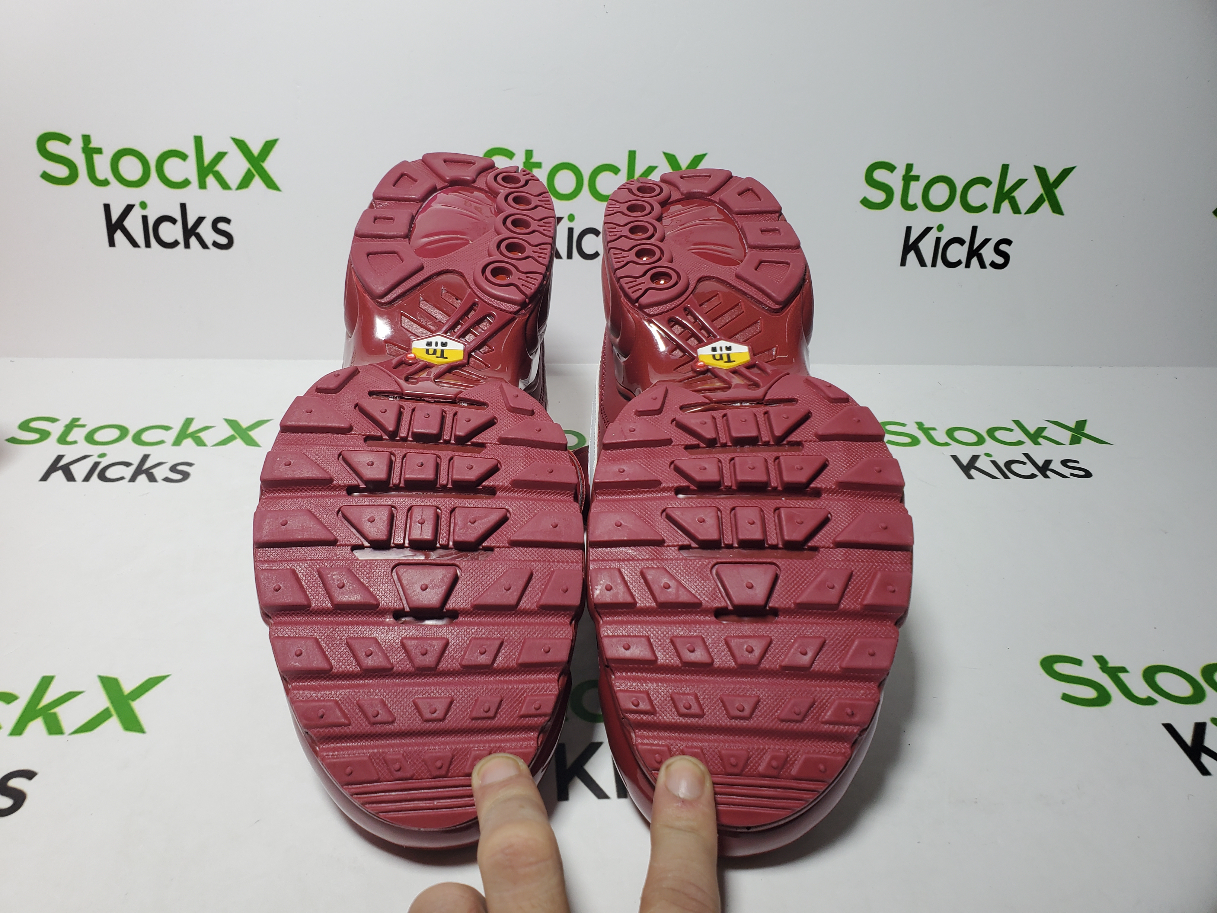 PK God Batch Air Max Plus TNPO Team Red and Sail HM5654-600 review Stockxkicks 05