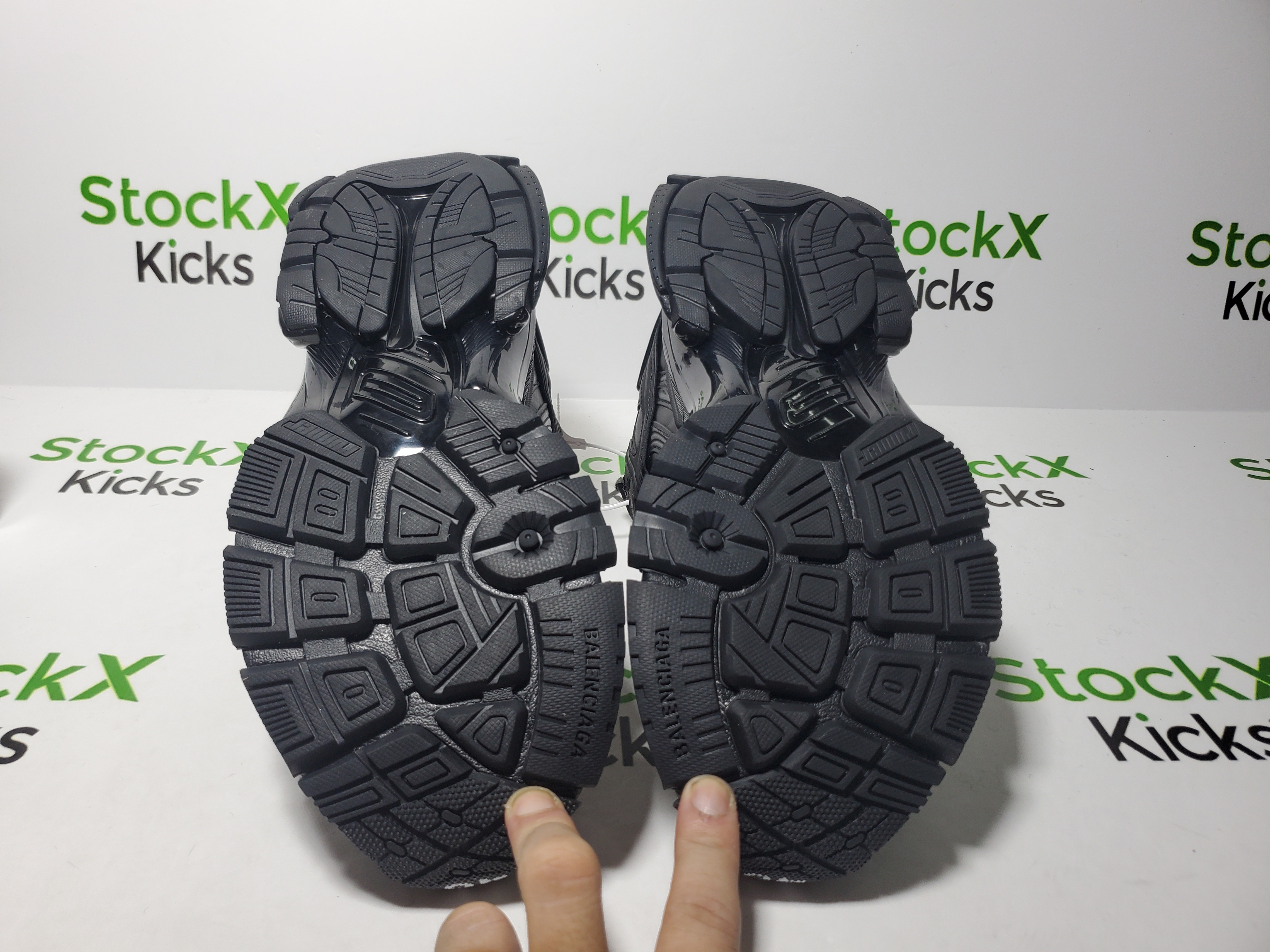 Balenciaga Runner Sneaker x Under Armour Black 813793 WRUCU 1000 review Stockxkicks 05