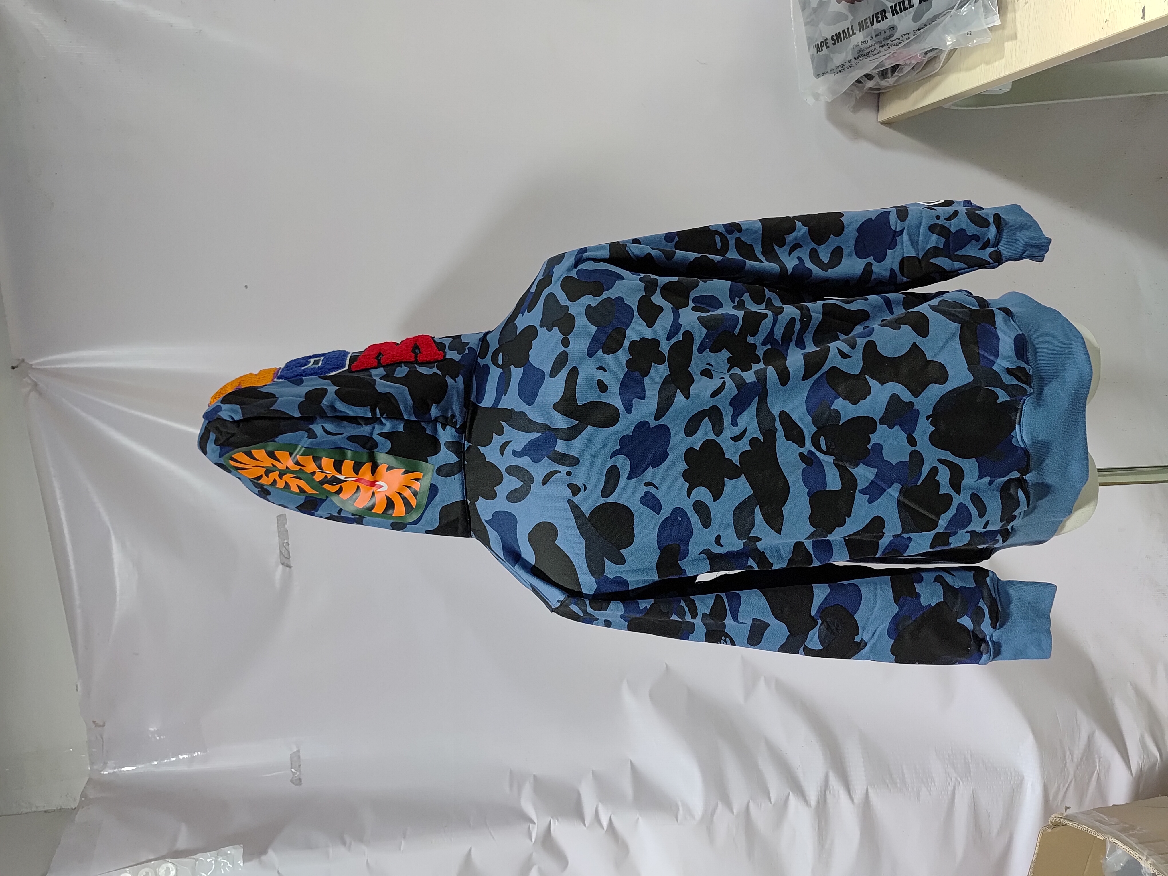 BAPE COLOR CAMO SHARK ZIP HOODIE NAVY 4580793329572 review Stockxkicks 04