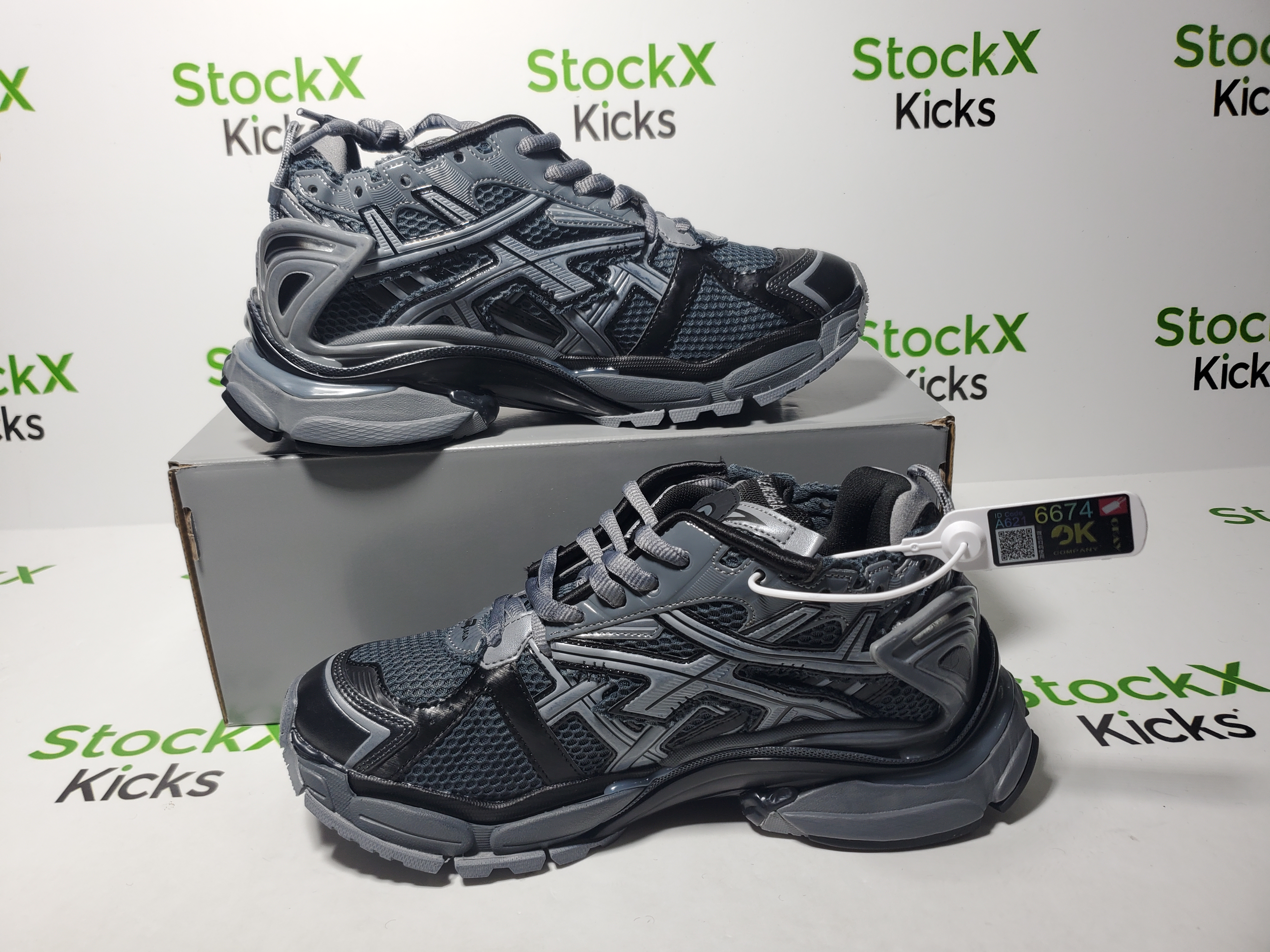 Balenciaga Runner All Black Gray 677402 W3RB2 1515 review Stockxkicks 02