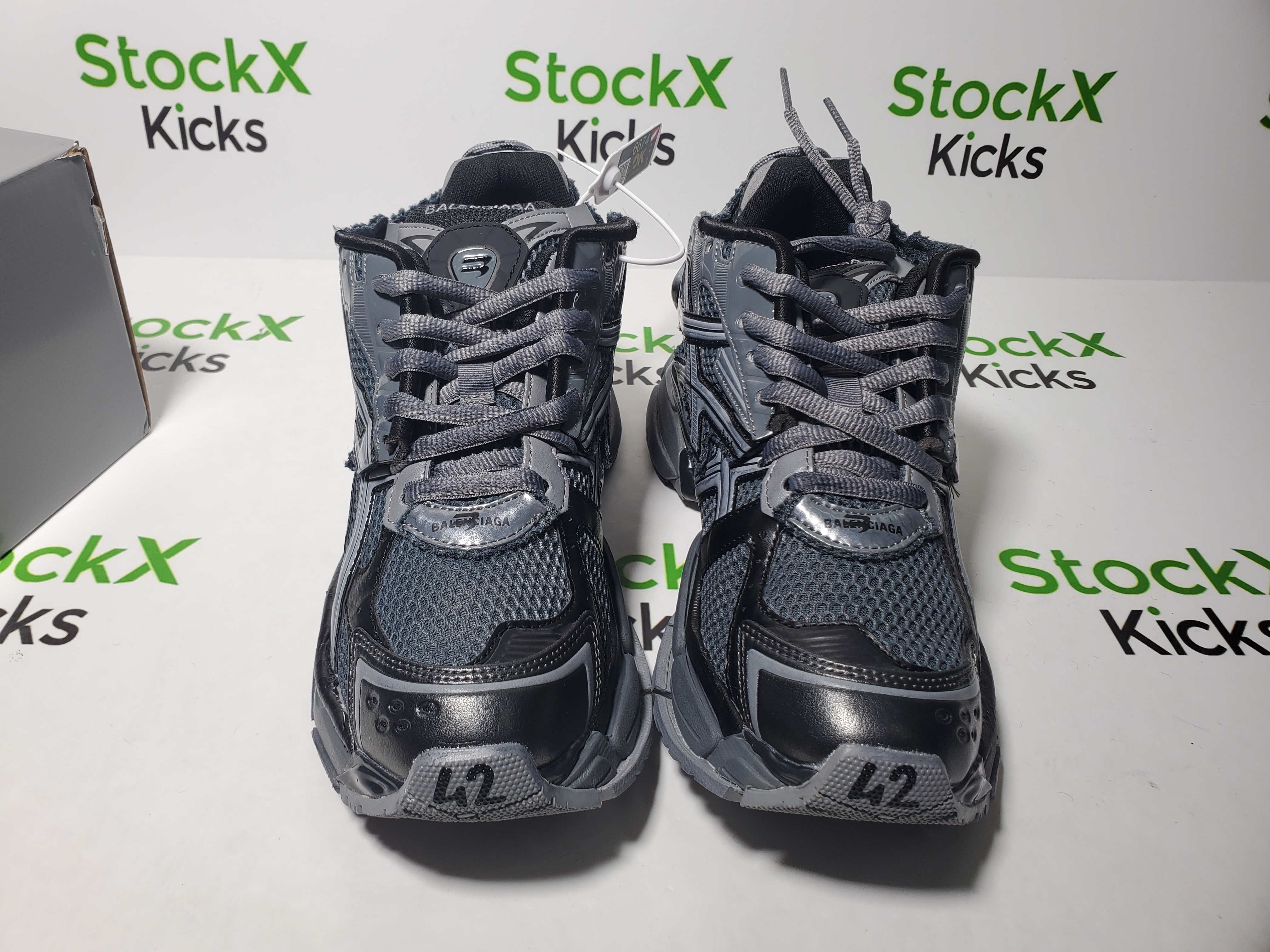 Balenciaga Runner All Black Gray 677402 W3RB2 1515 review Stockxkicks 04