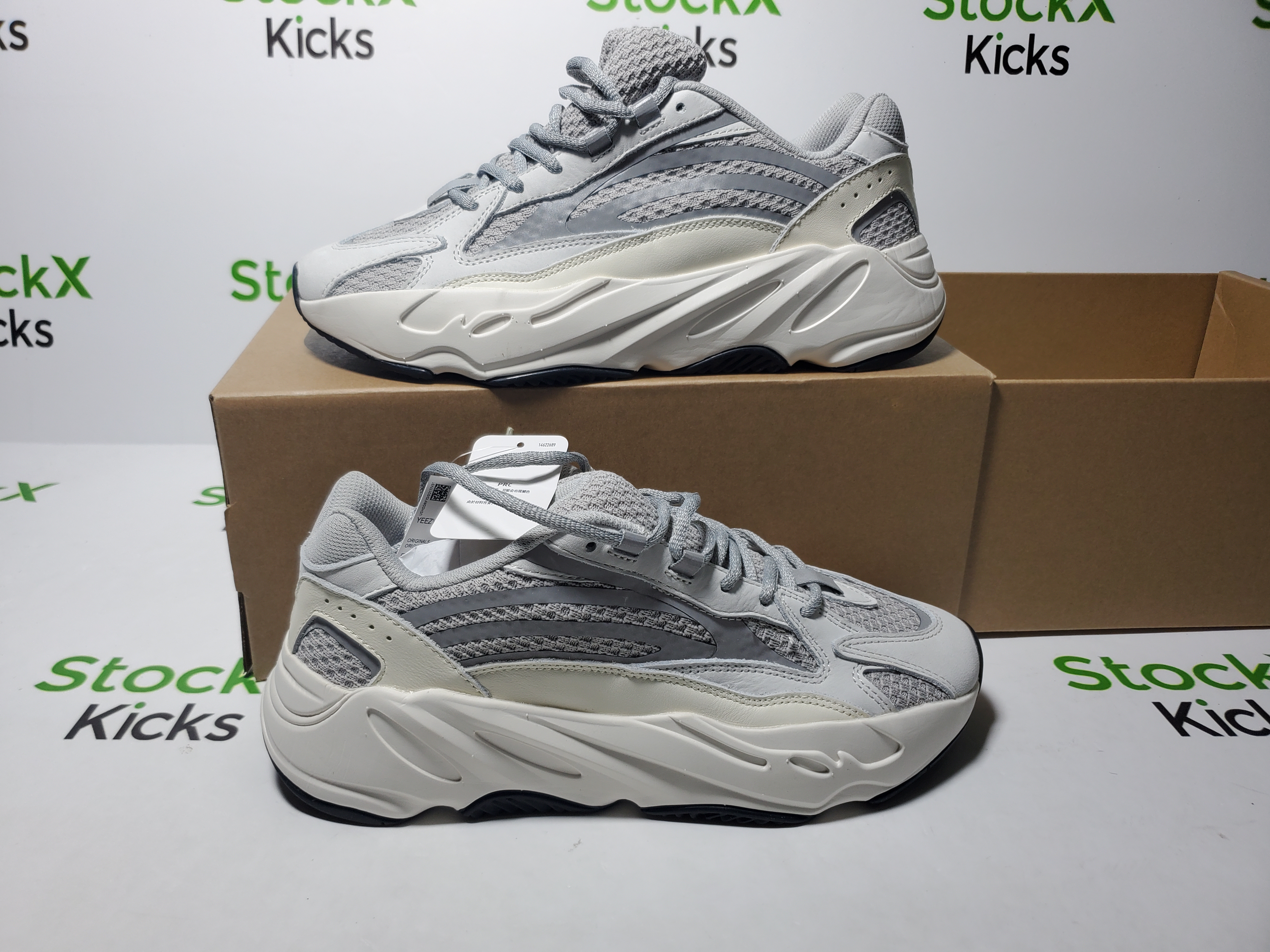 LJR Batch Yeezy Boost 700 V2 “Static” EF2829 review Stockxkicks 02
