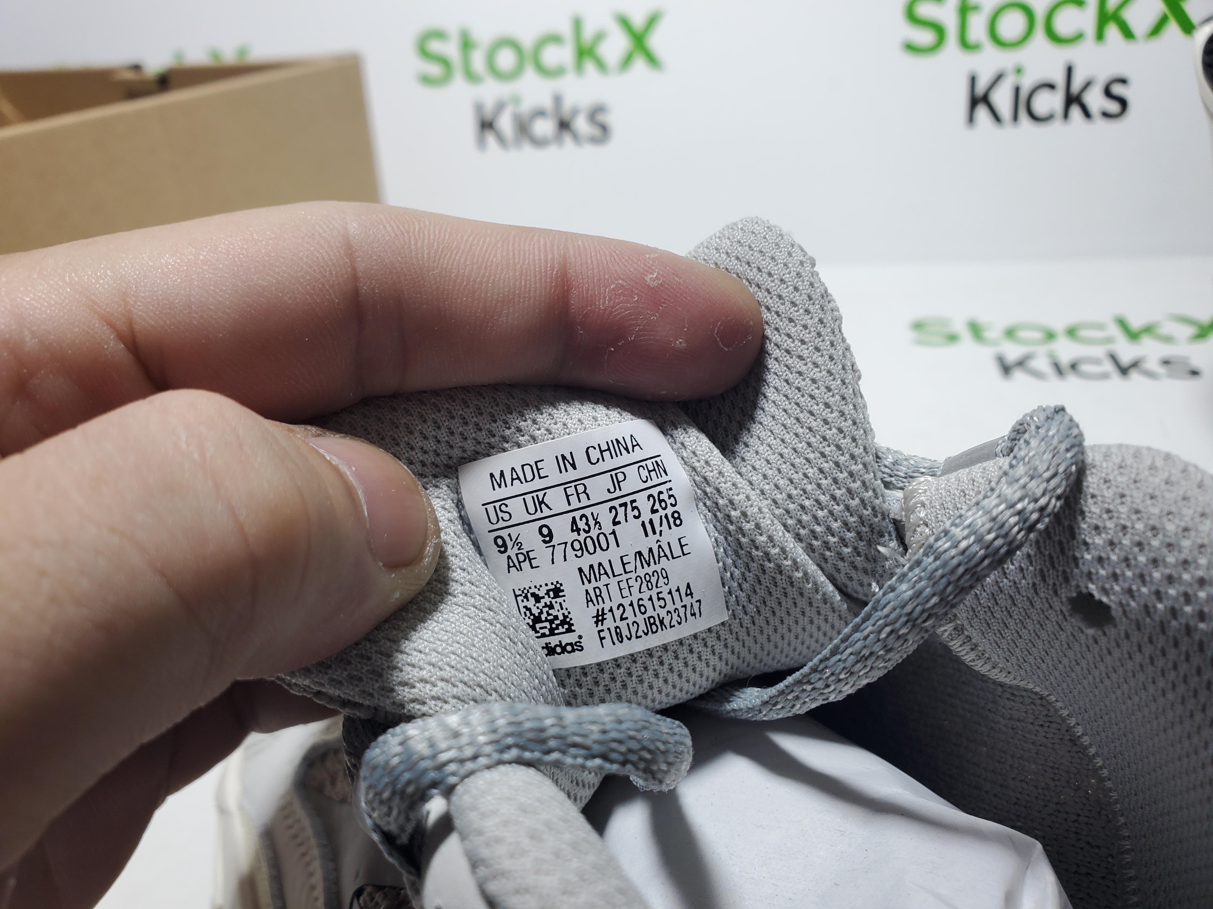 LJR Batch Yeezy Boost 700 V2 “Static” EF2829 review Stockxkicks 06