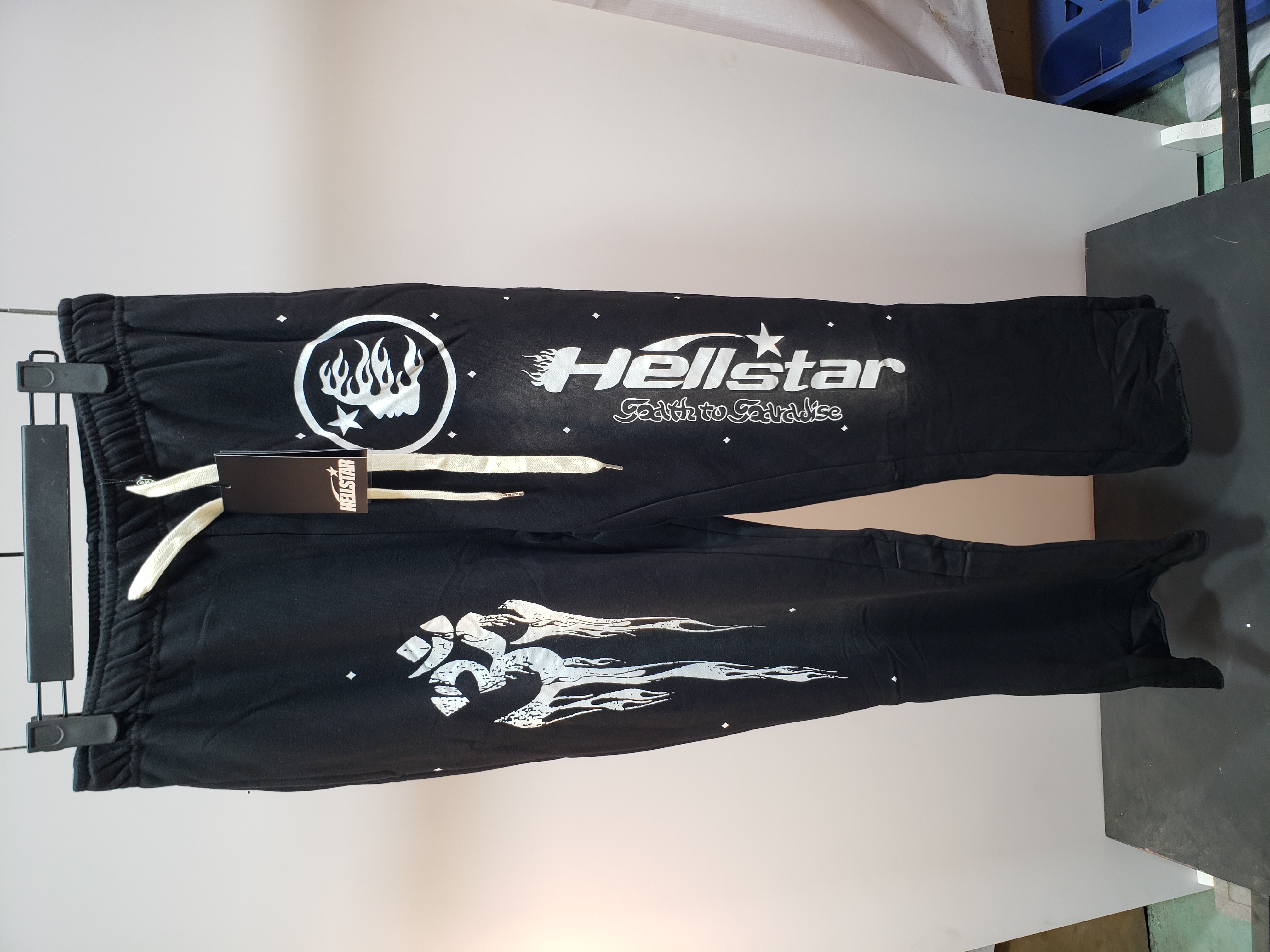 Hellstar Studios Racer Flare Black Sweatpants review Stockxkicks 01