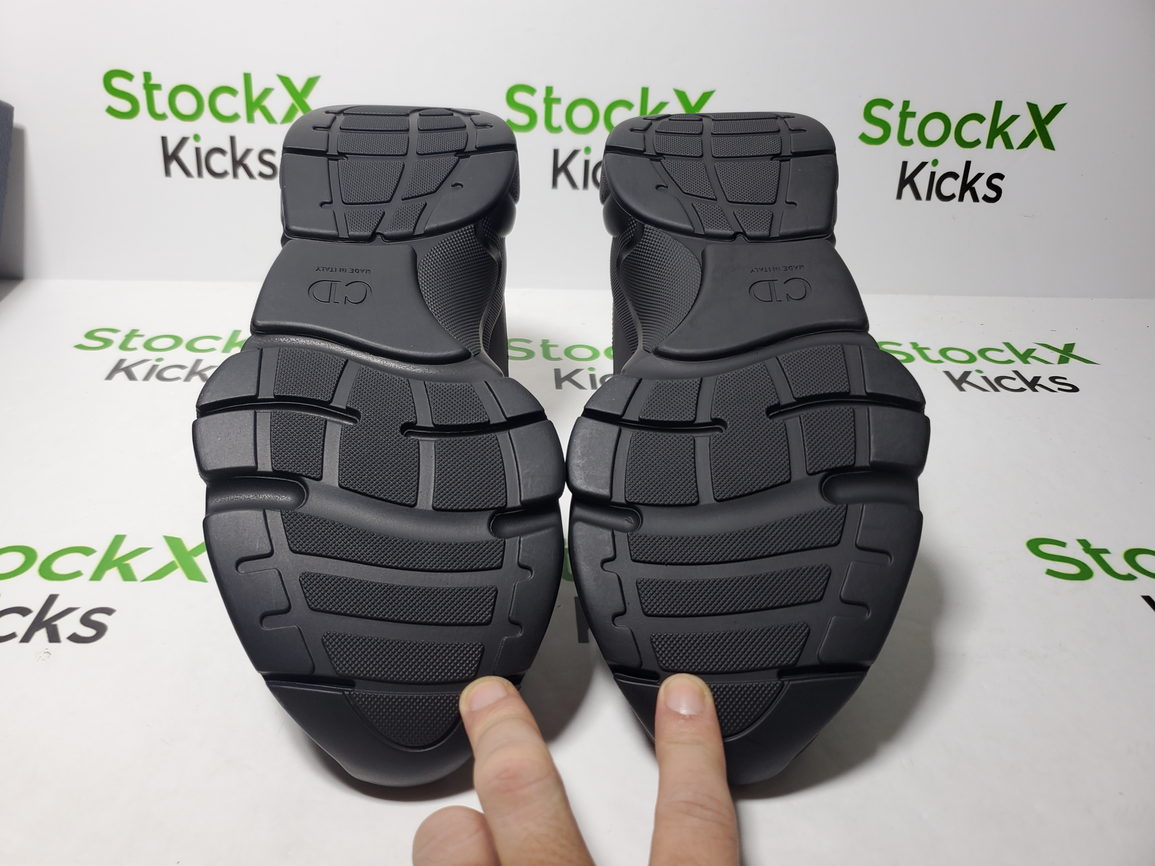 Dior B22 Sneakers Black Laser CK240809 review Stockxkicks 05