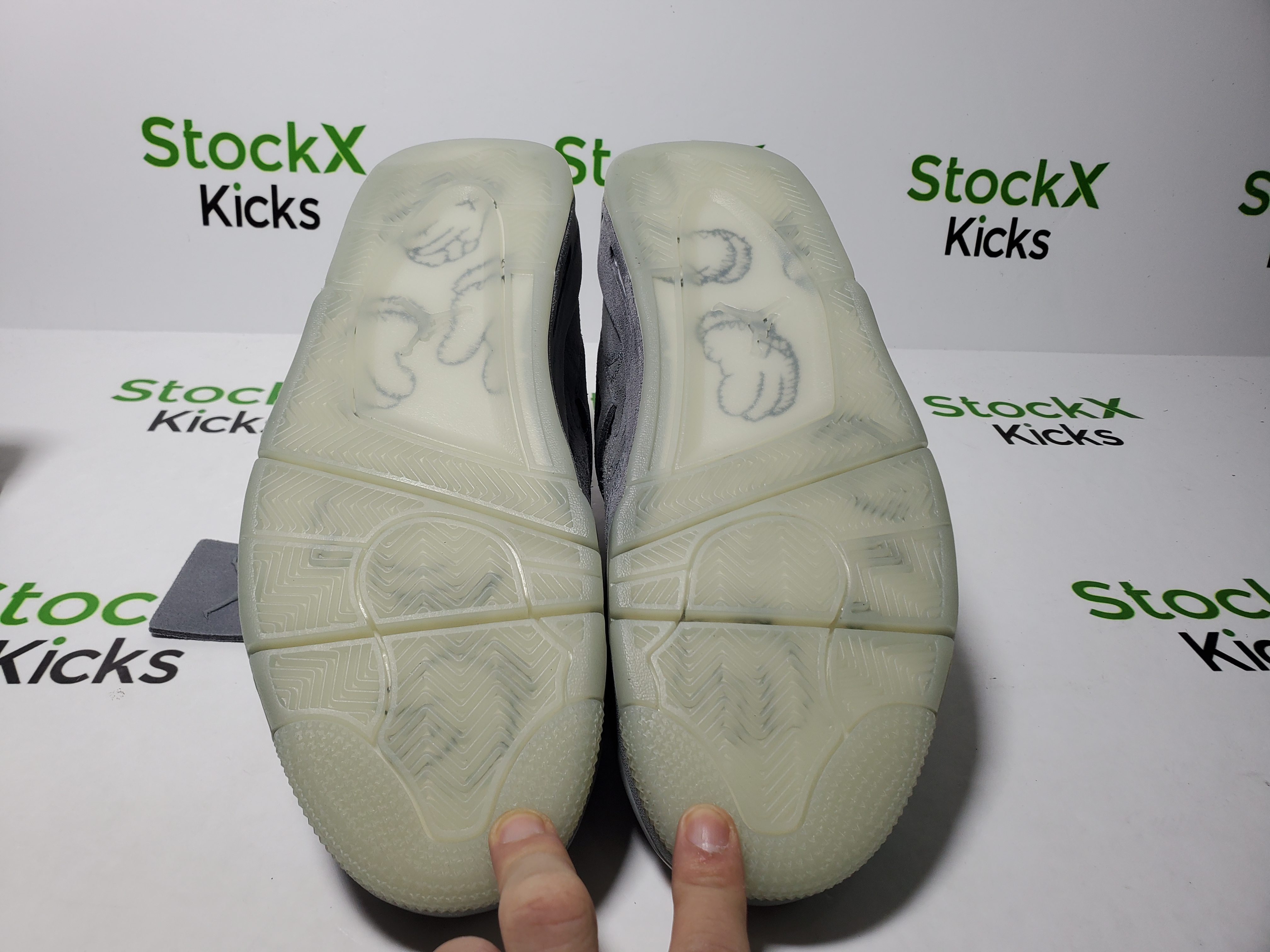 PK God Batch Air Jordan 4 Retro Kaws  930155-003 review Stockxkicks 05