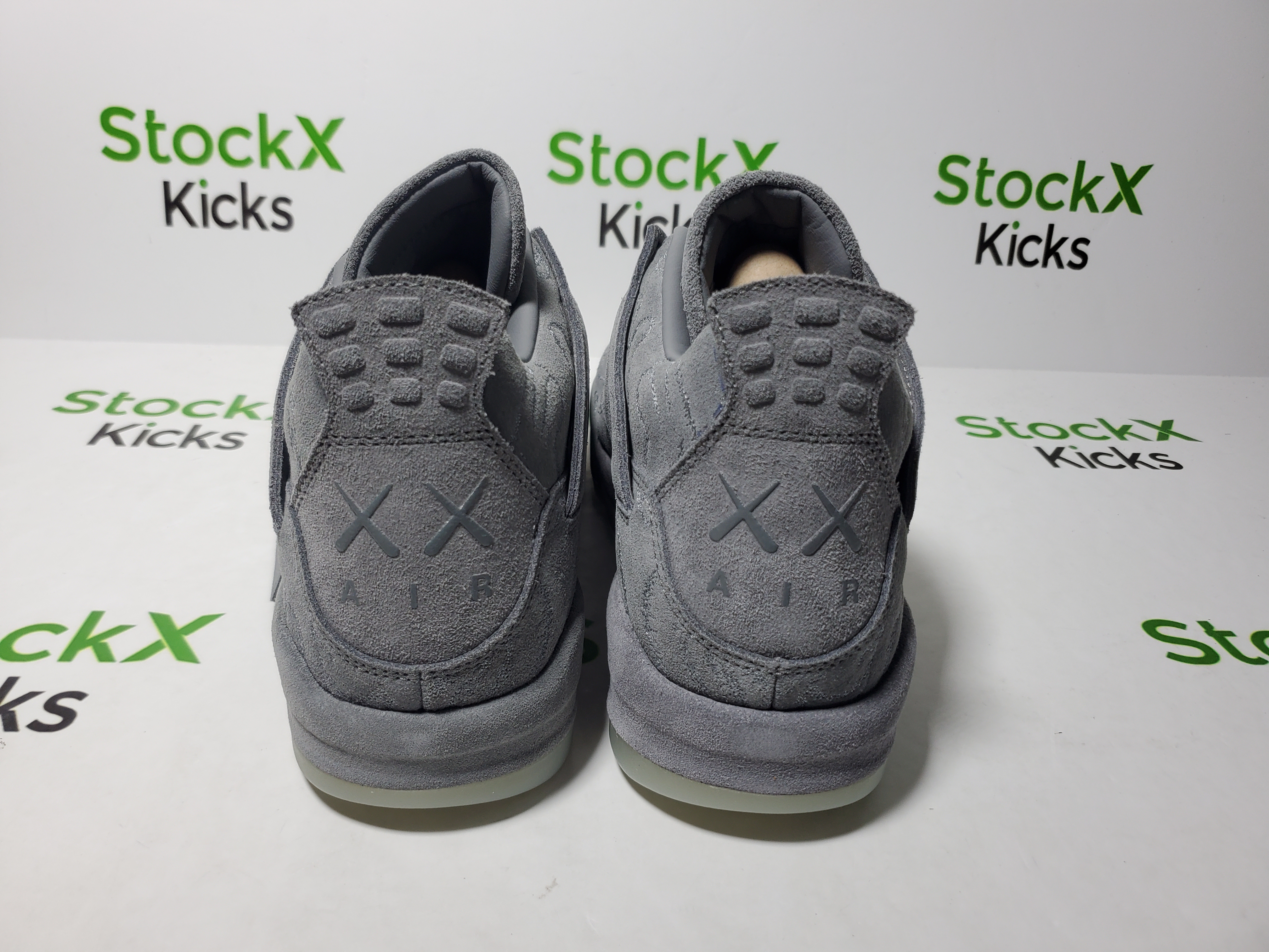 PK God Batch Air Jordan 4 Retro Kaws  930155-003 review Stockxkicks 03