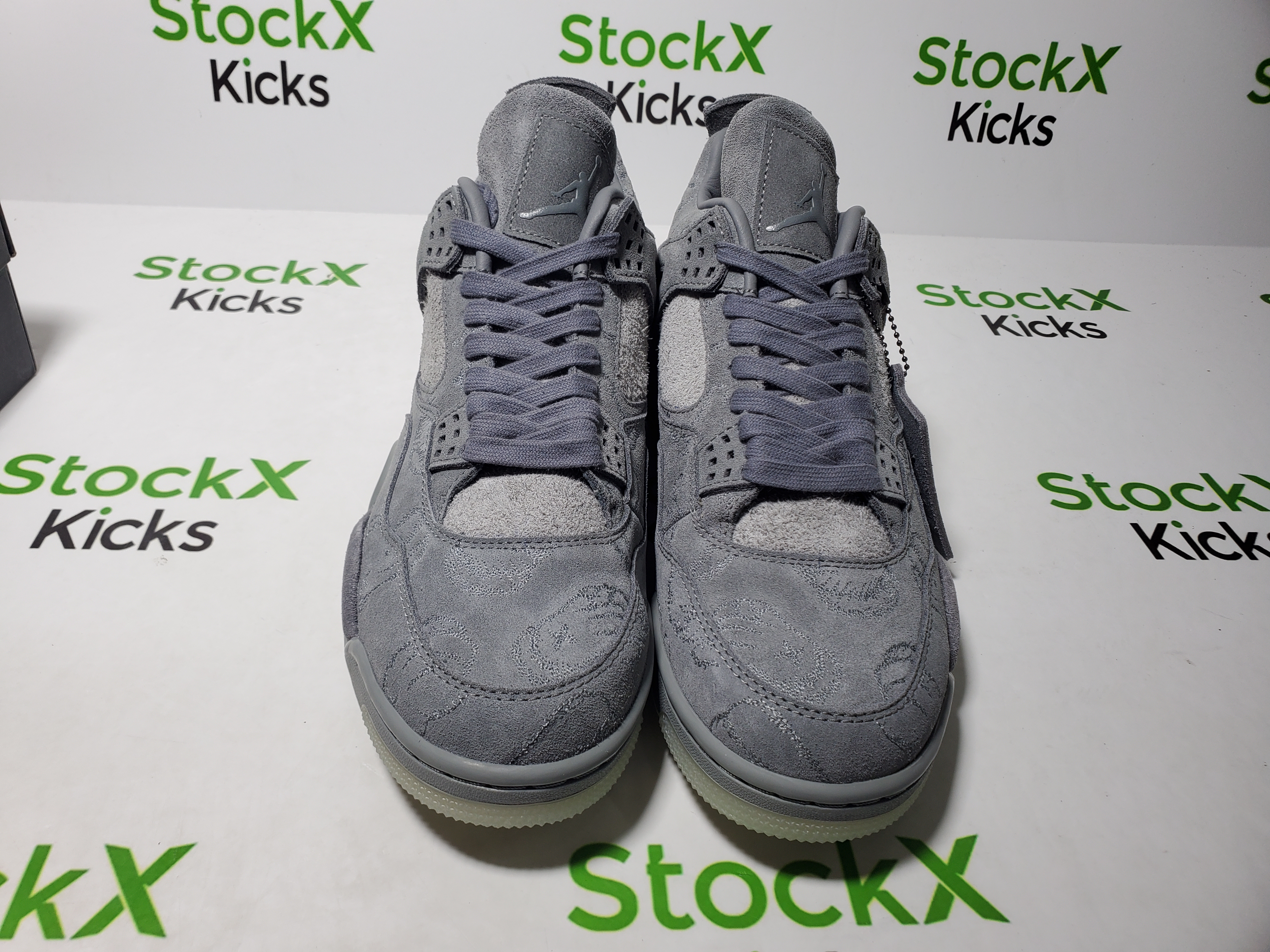 PK God Batch Air Jordan 4 Retro Kaws  930155-003 review Stockxkicks 04