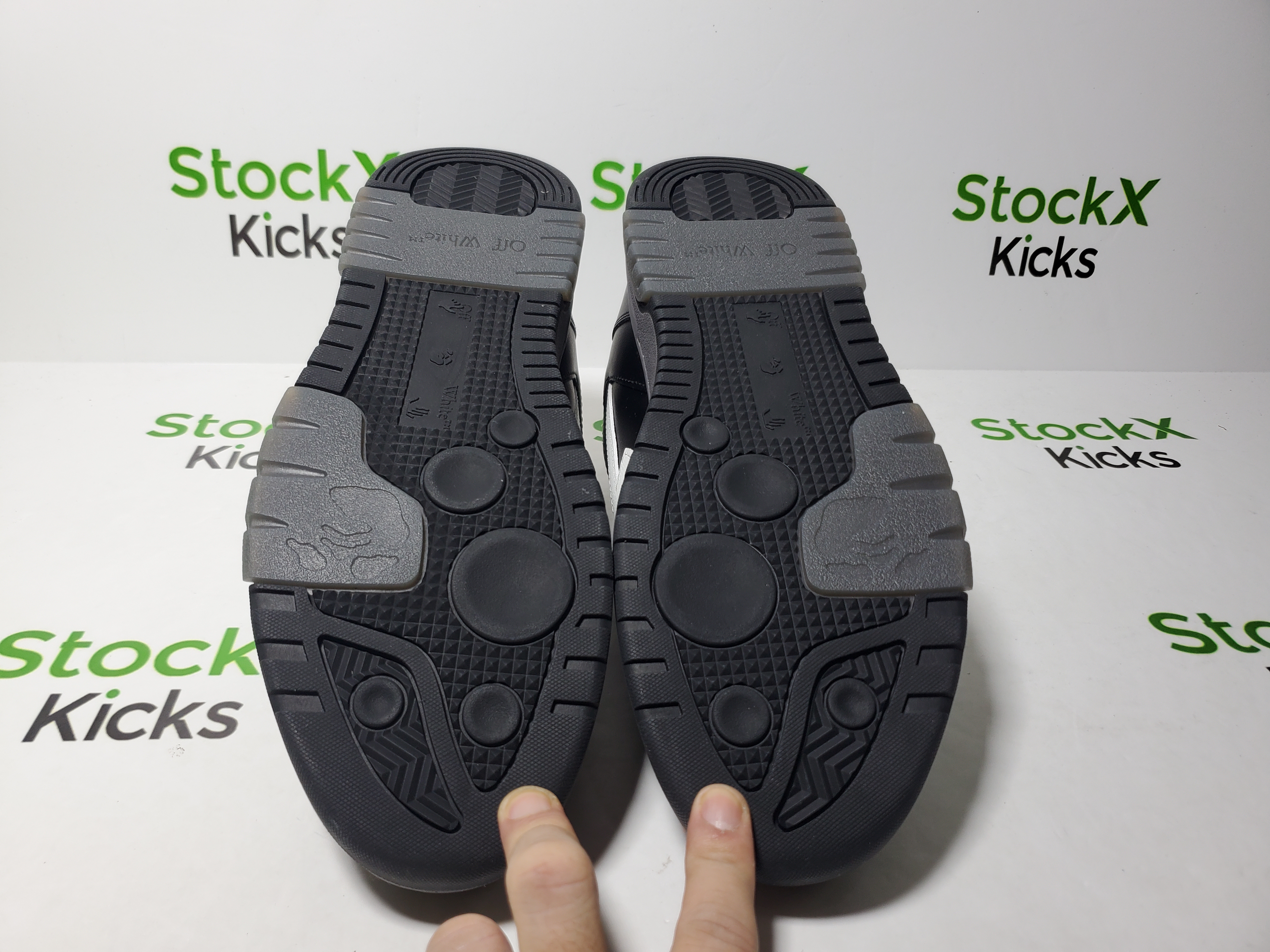 PK God Batch OFF-WHITE Out Of Office OOO Low Black White OMIA189C99LEA0191001 review Stockxkicks 05