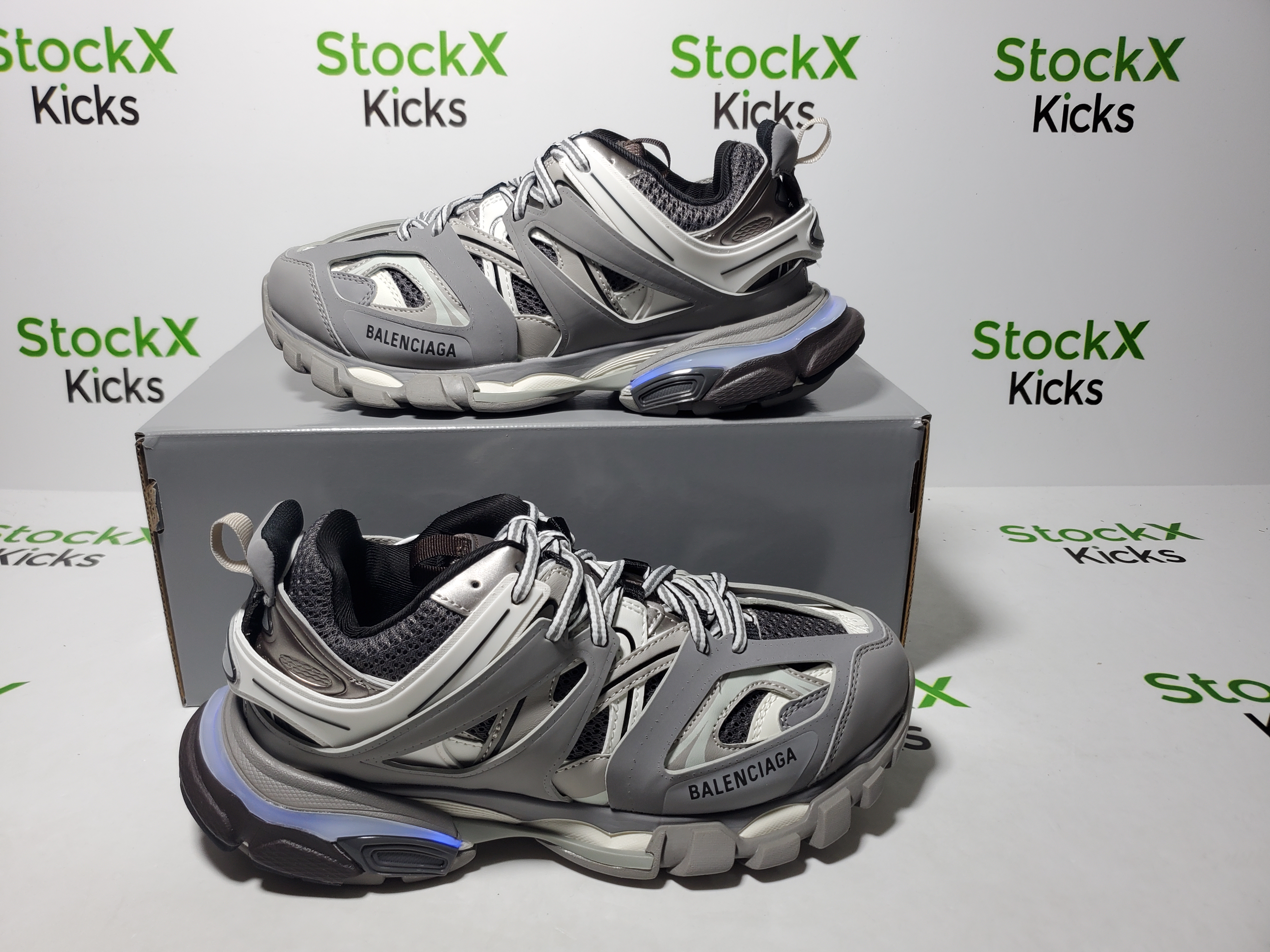 Balenciaga Track Tess S.Grey (LED) 555032 W1GB7 1214 review Stockxkicks 01