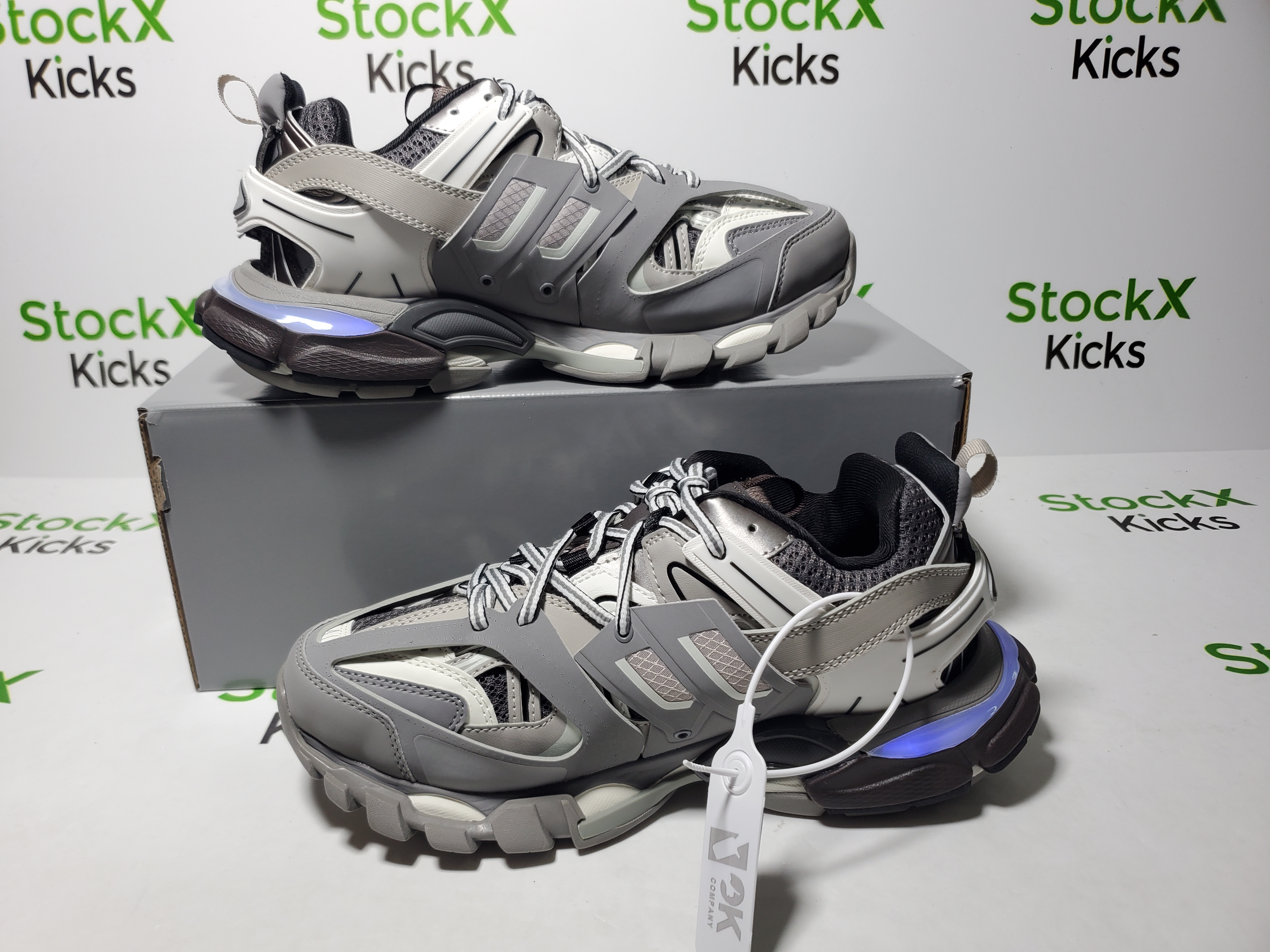 Balenciaga Track Tess S.Grey (LED) 555032 W1GB7 1214 review Stockxkicks 02