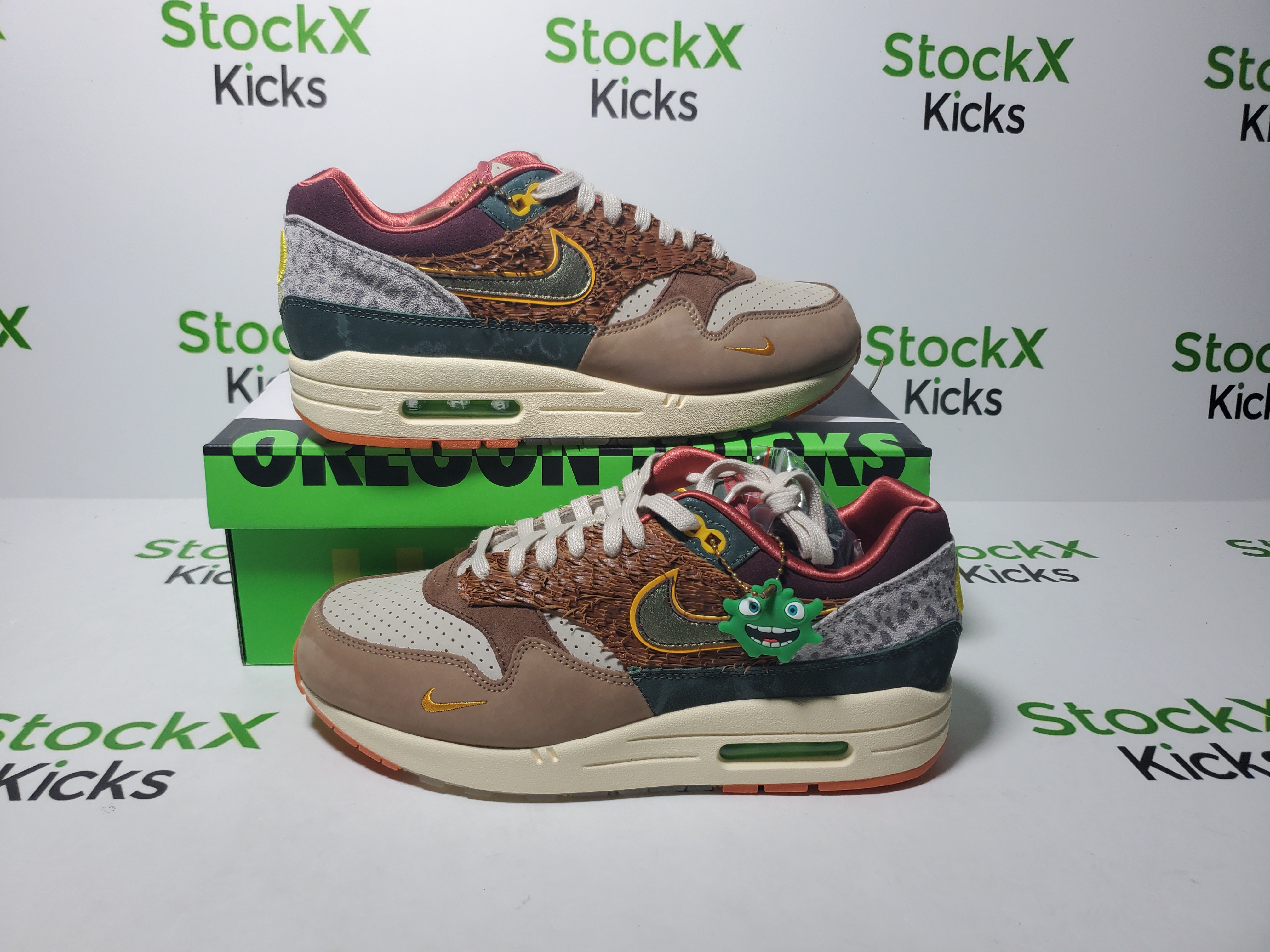 PK God Batch Nike Air Max 1 '87 Luxe University of Oregon PE (2024) HQ2639-100 review Stockxkicks 01