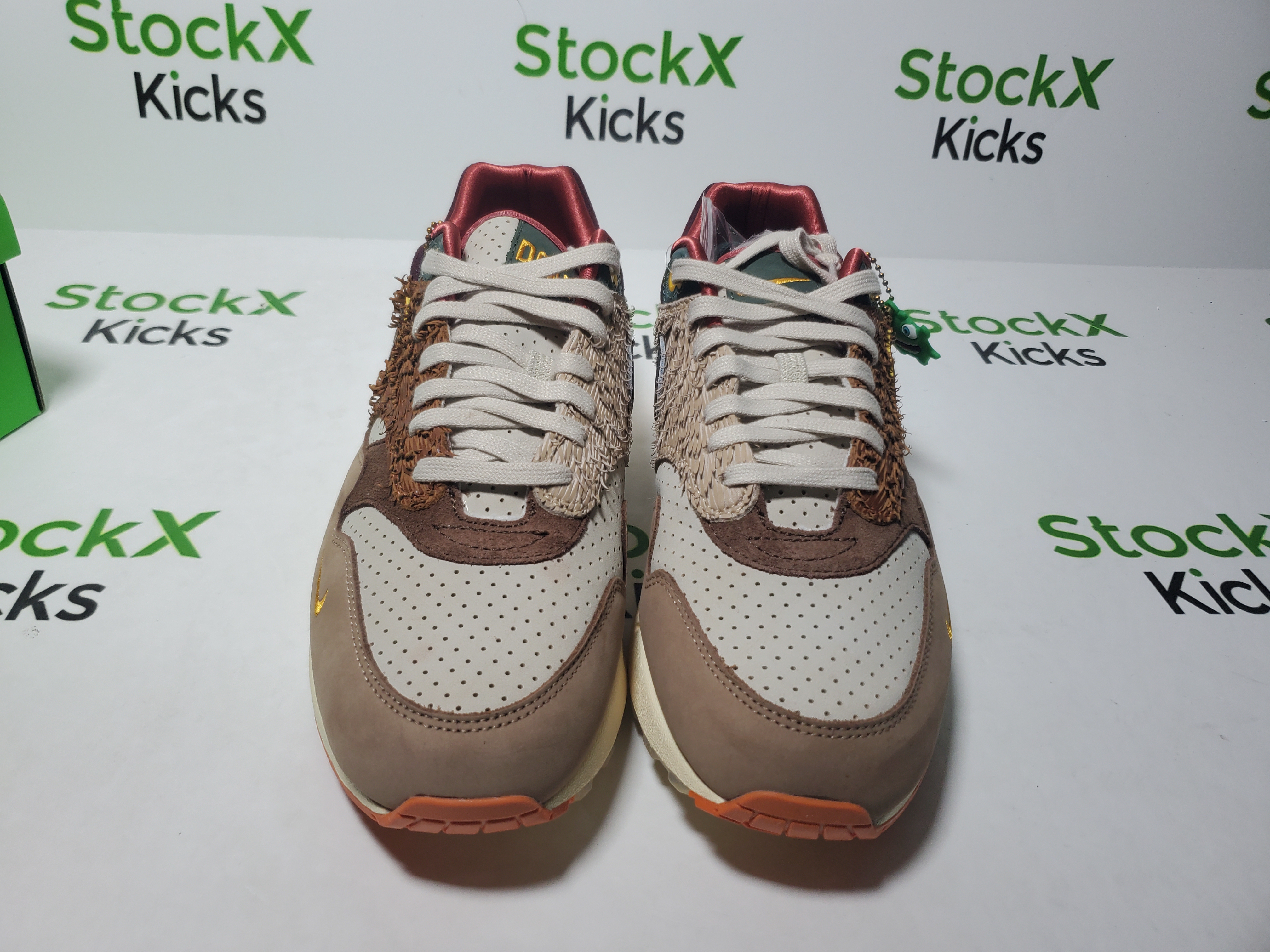 PK God Batch Nike Air Max 1 '87 Luxe University of Oregon PE (2024) HQ2639-100 review Stockxkicks 04