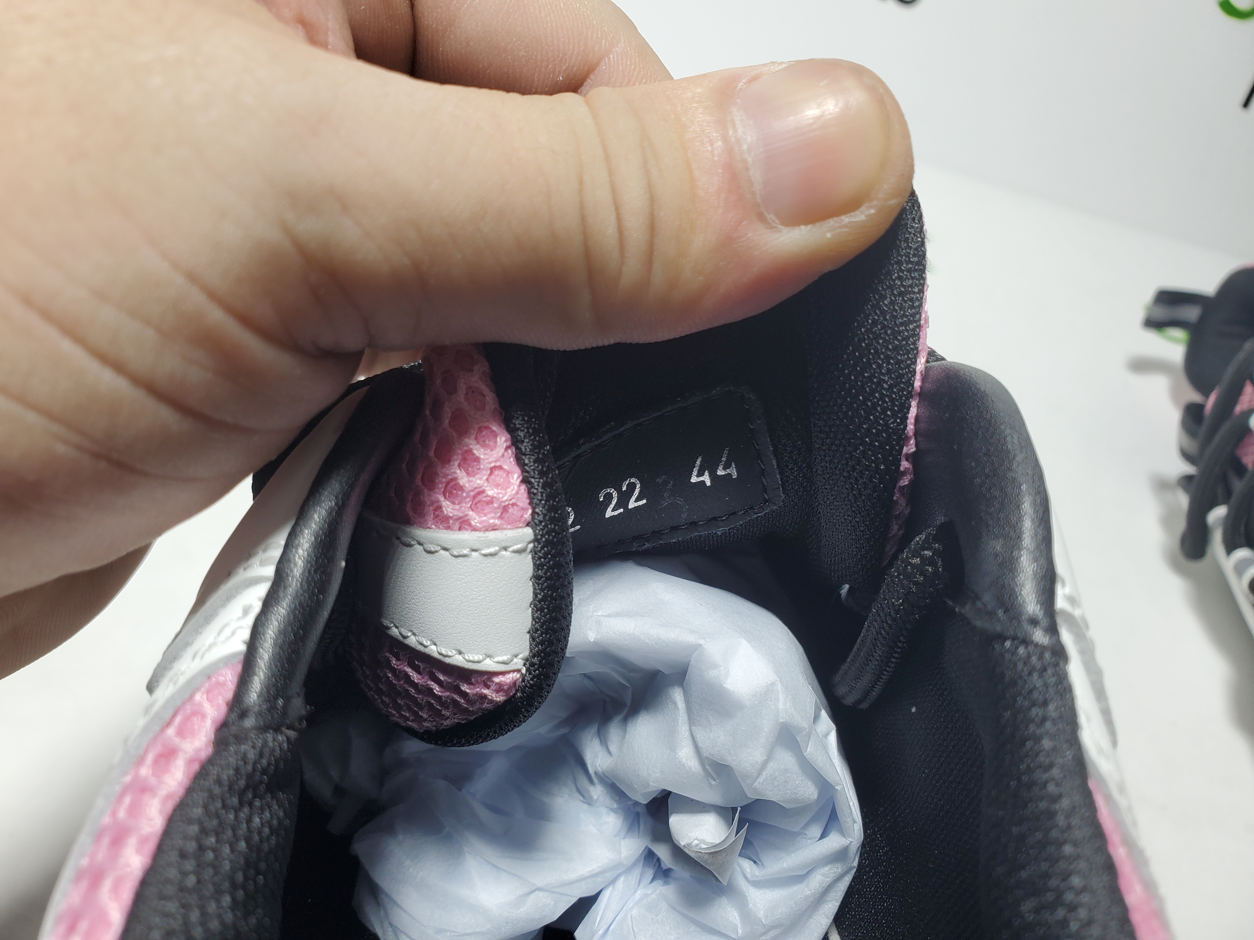 Dior B22 Sneakers Grey Pale Pink CK241024 review Stockxkicks 06