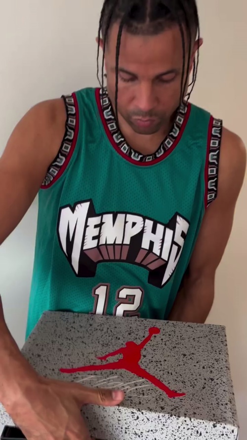 Special offer Batch Air Jordan 4 Bred Reimagined FV5029-006 review 