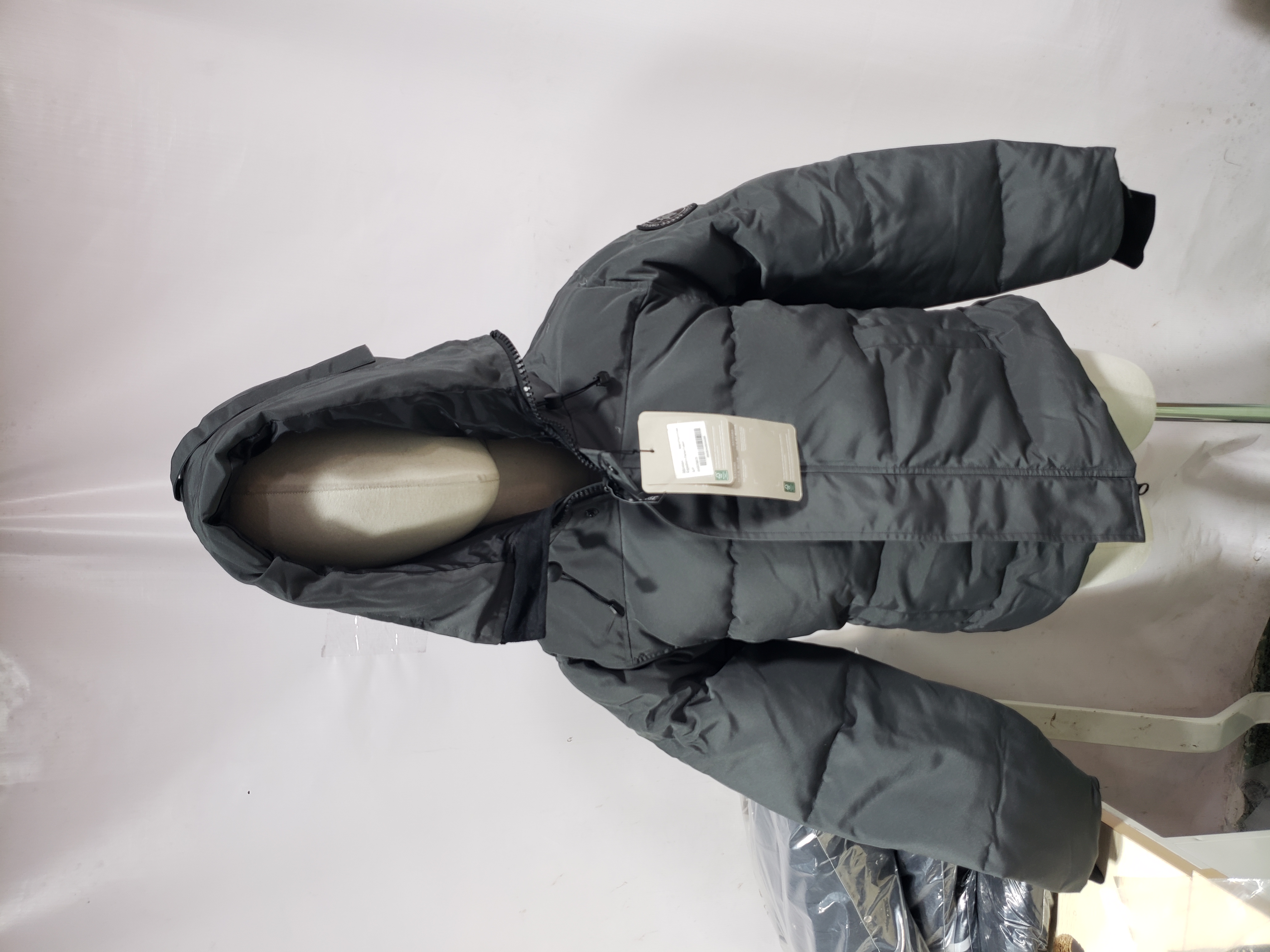 Canada Goose Heren Macmillan Parka Grey Down Jacket Black Label review Stockicks 01