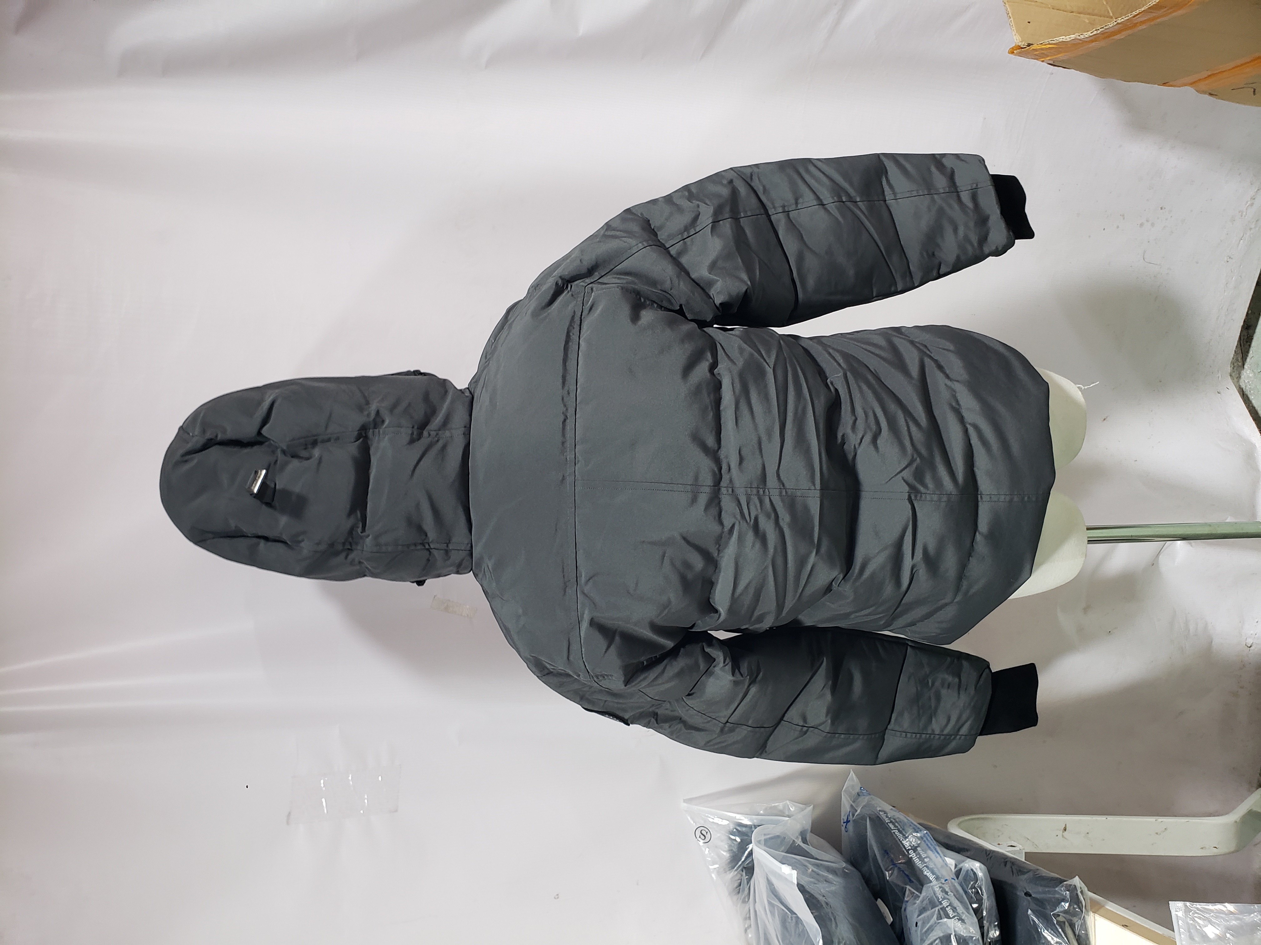 Canada Goose Heren Macmillan Parka Grey Down Jacket Black Label review Stockicks 03