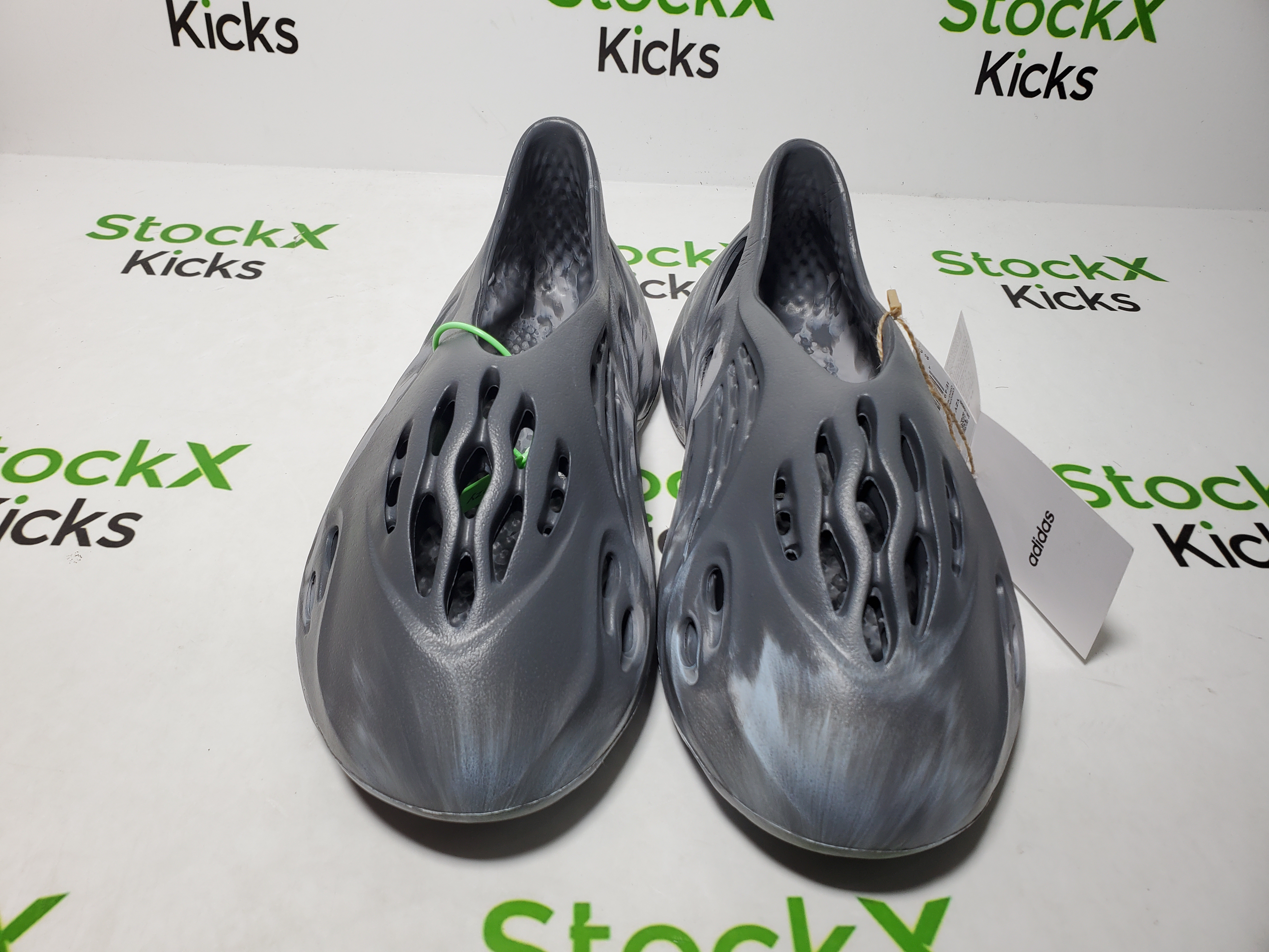 PK God Batch adidas Yeezy Foam RNR MX Granite IE4931 review Stockicks 04