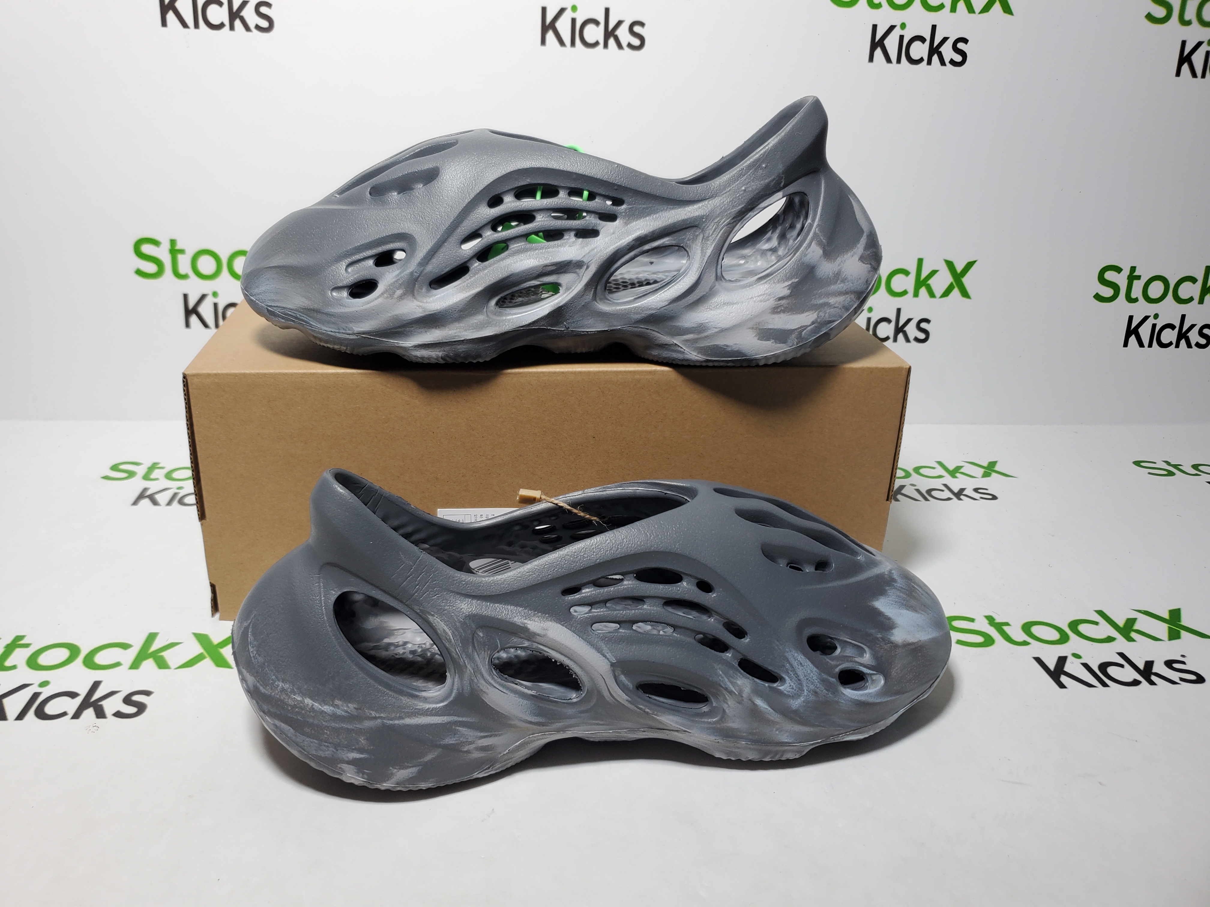 PK God Batch adidas Yeezy Foam RNR MX Granite IE4931 review Stockicks 01