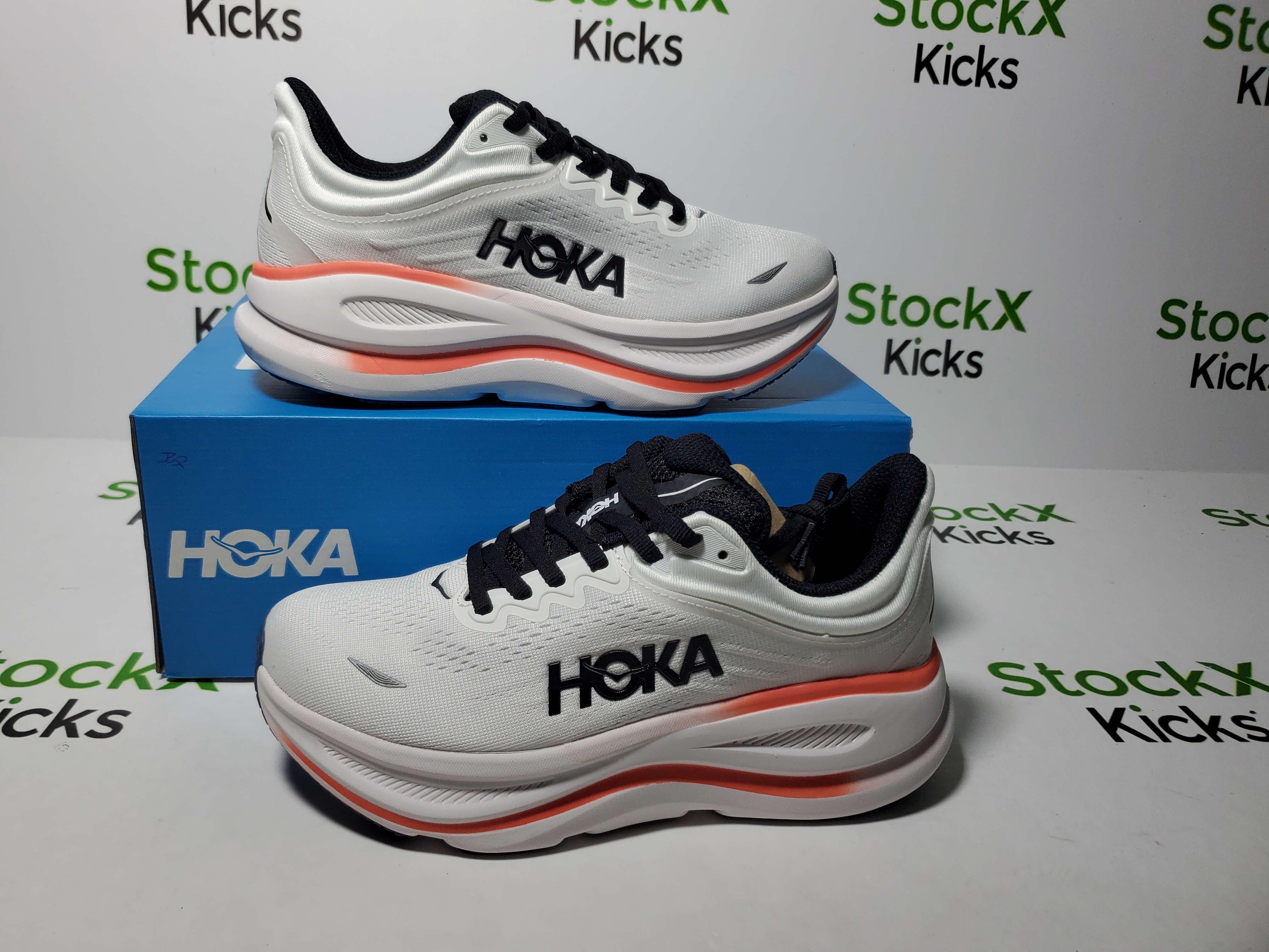 Hoka One One Bondi 9 Black White Red 1162011-WBLC review Stockicks 01