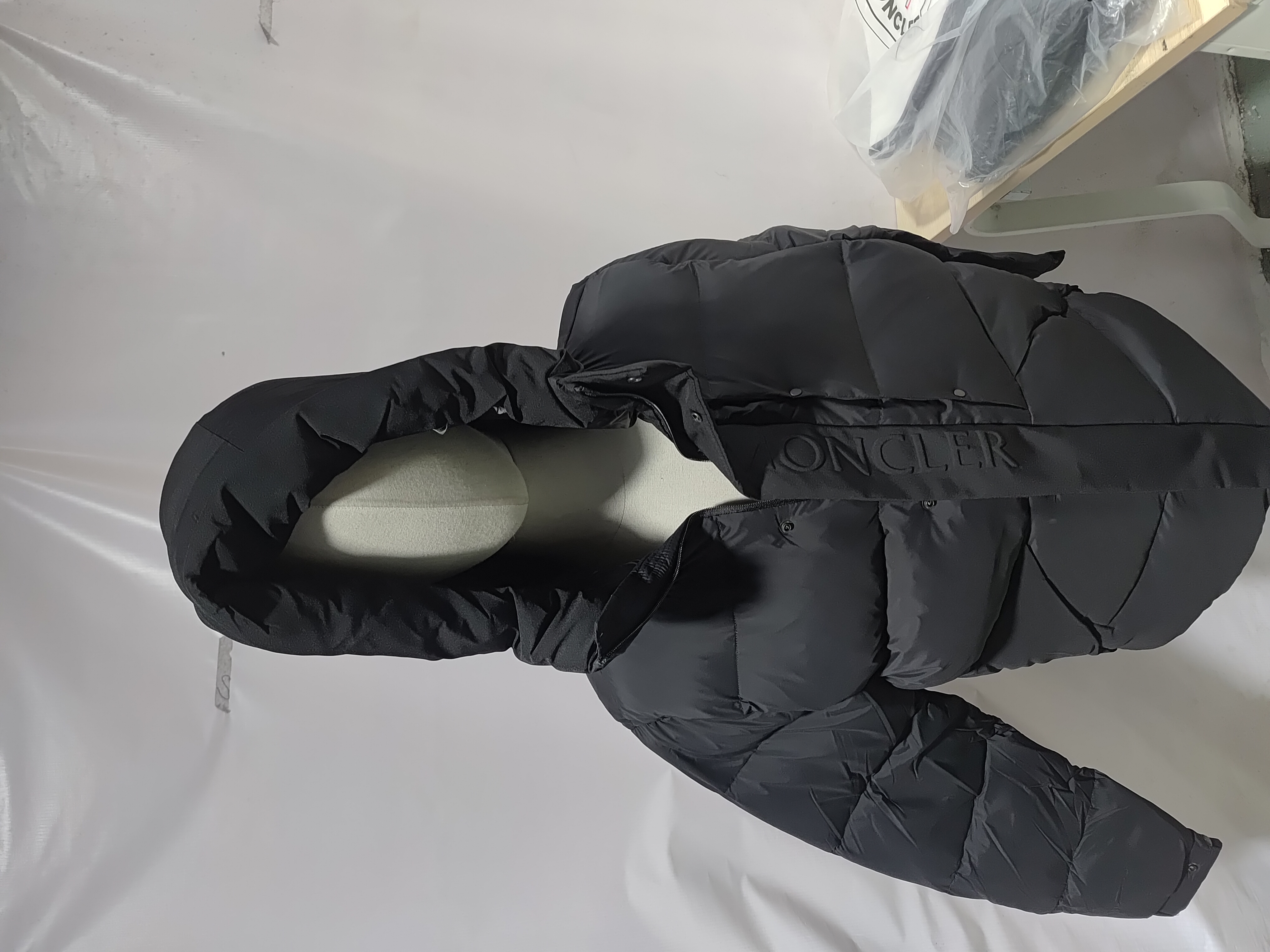 Moncler Dincer padded Down Jacket MM038 review Stockicks 01