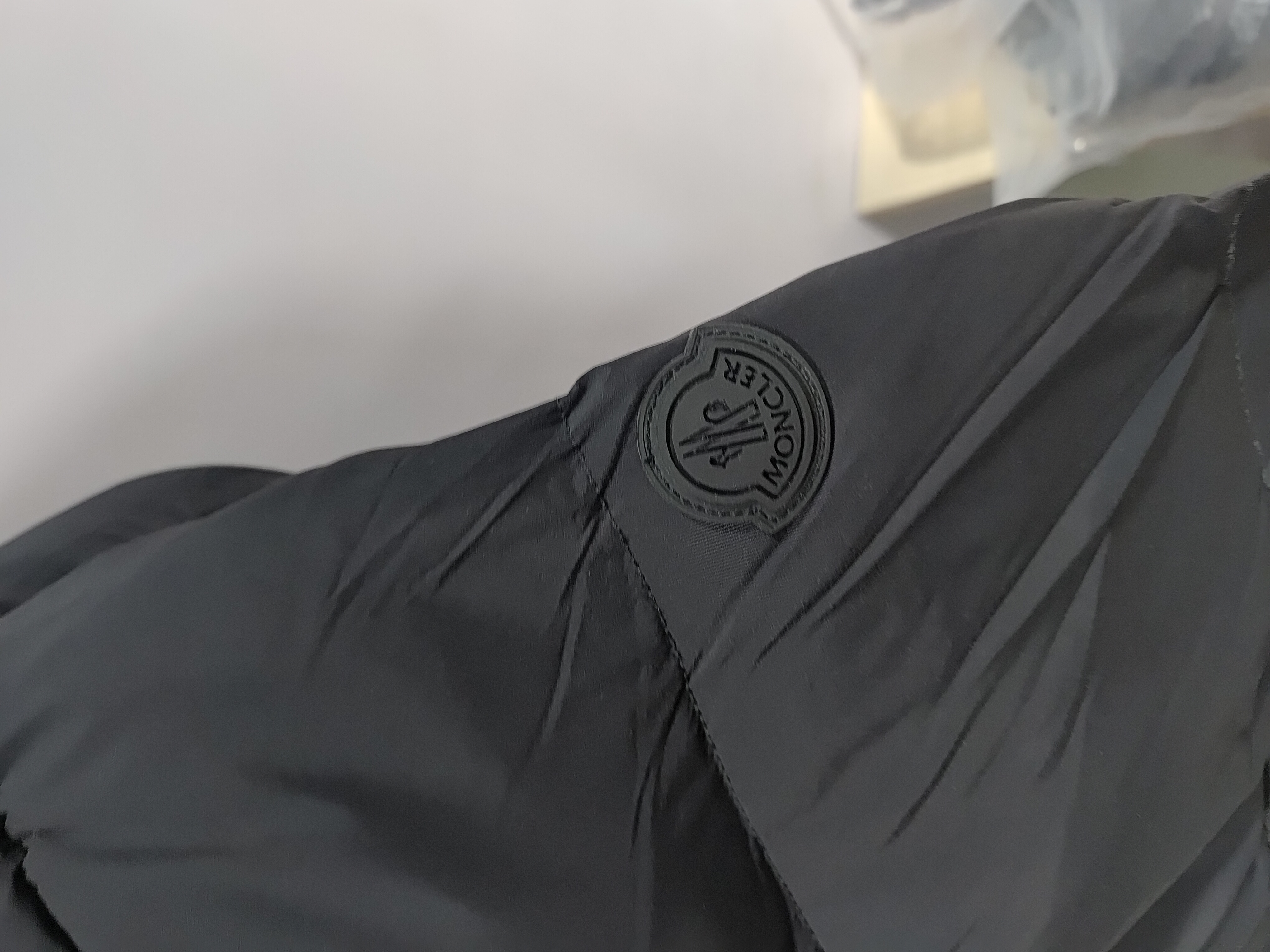 Moncler Dincer padded Down Jacket MM038 review Stockicks 02