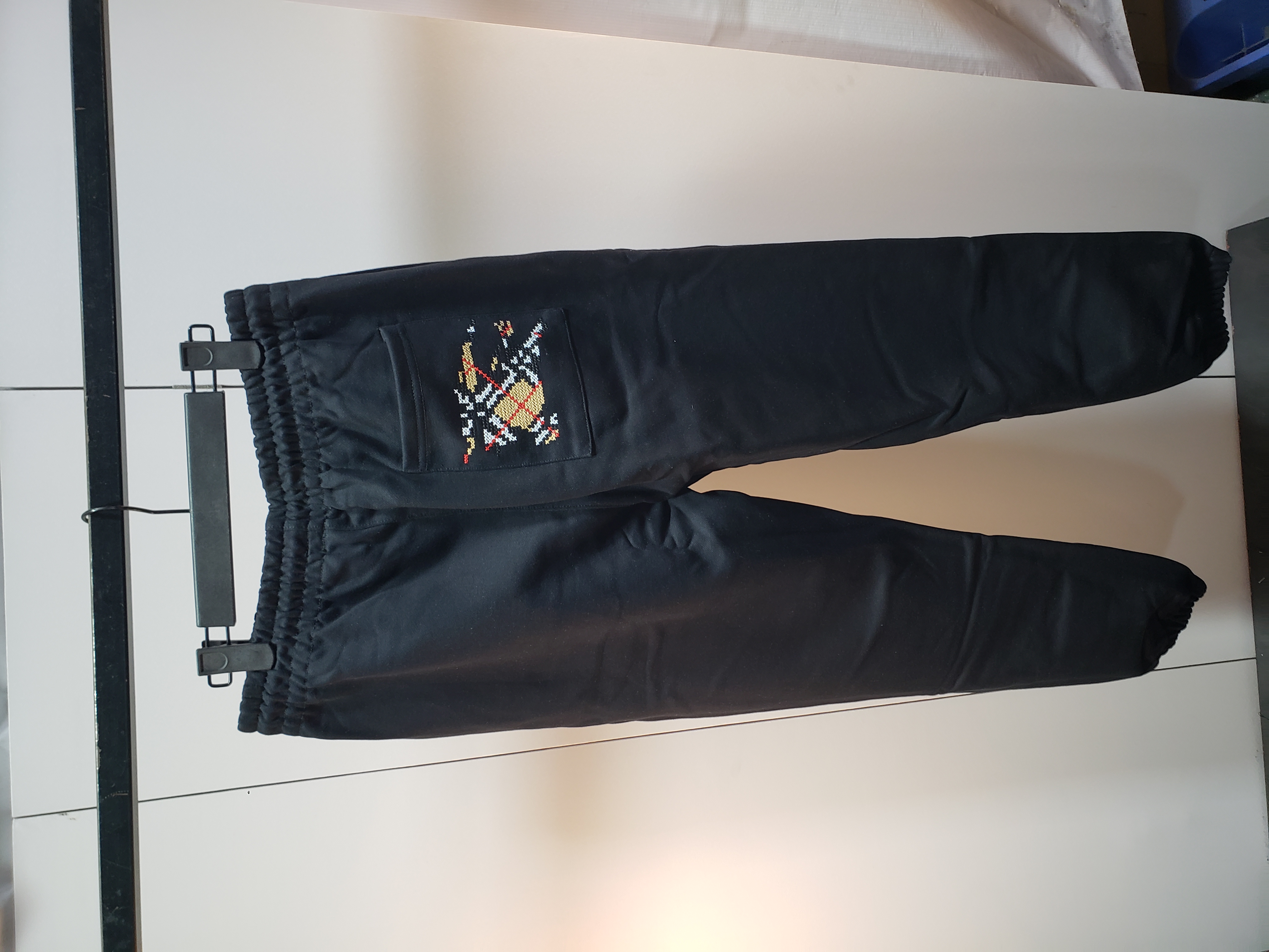 Burberry Warhorse Cross-Stitch Set Casual Pants Black review Stockicks 04