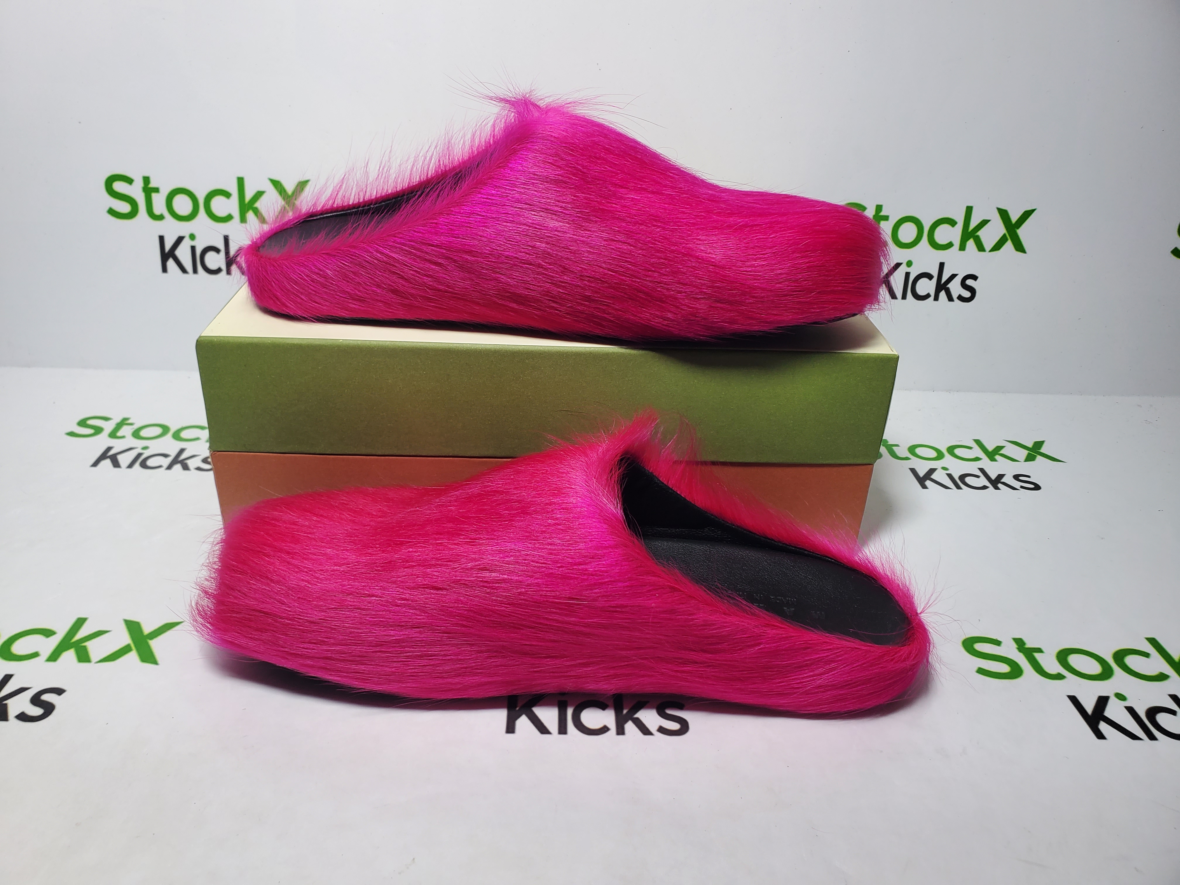 Marni Long-hair Calfskin Fussbett Sabot Fuchsia SBMR000600P412200C57 review Stockicks 06