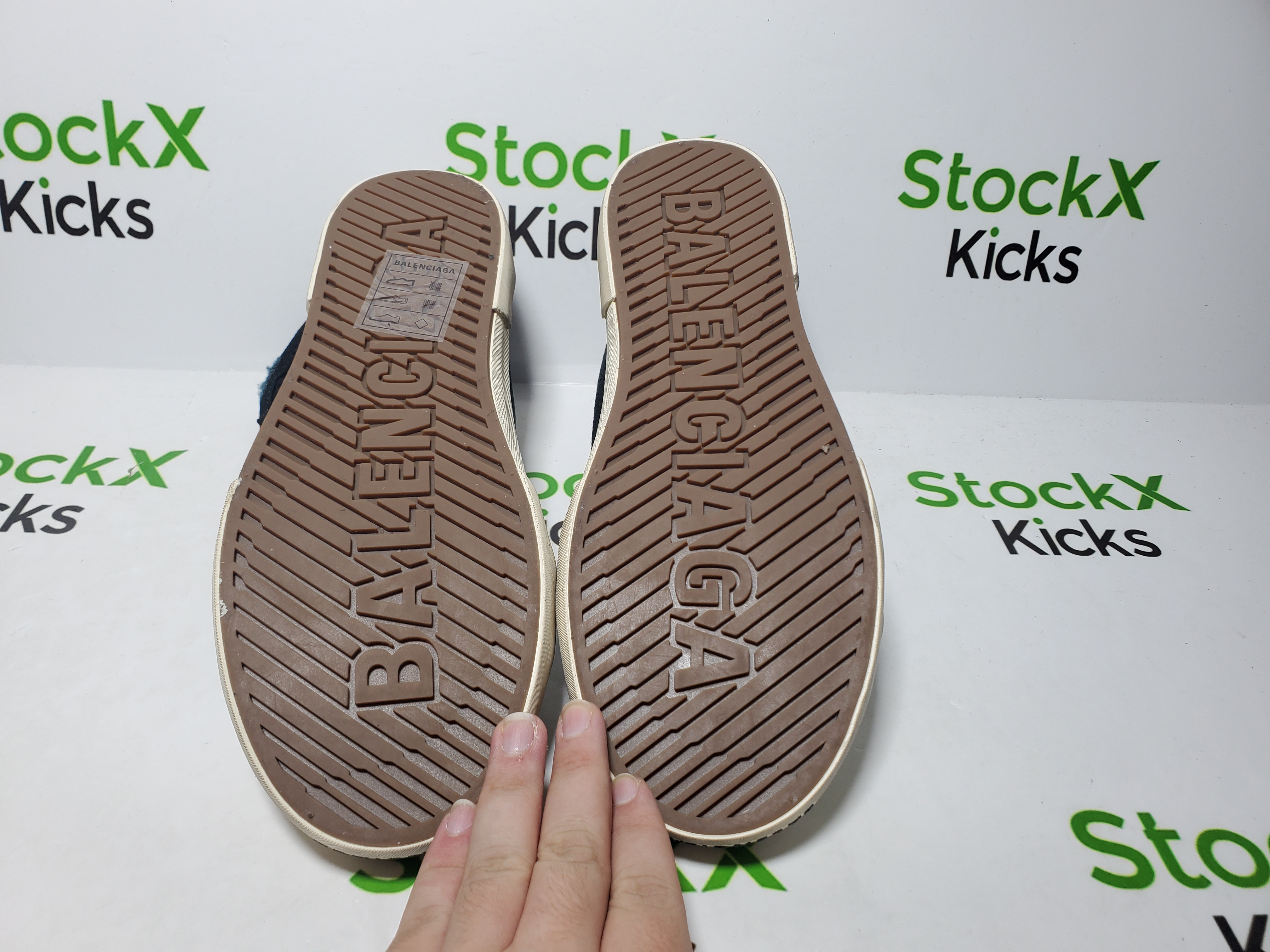 Balenciaga Paris High Top Black 688752W3RC11090 review Stockicks 04