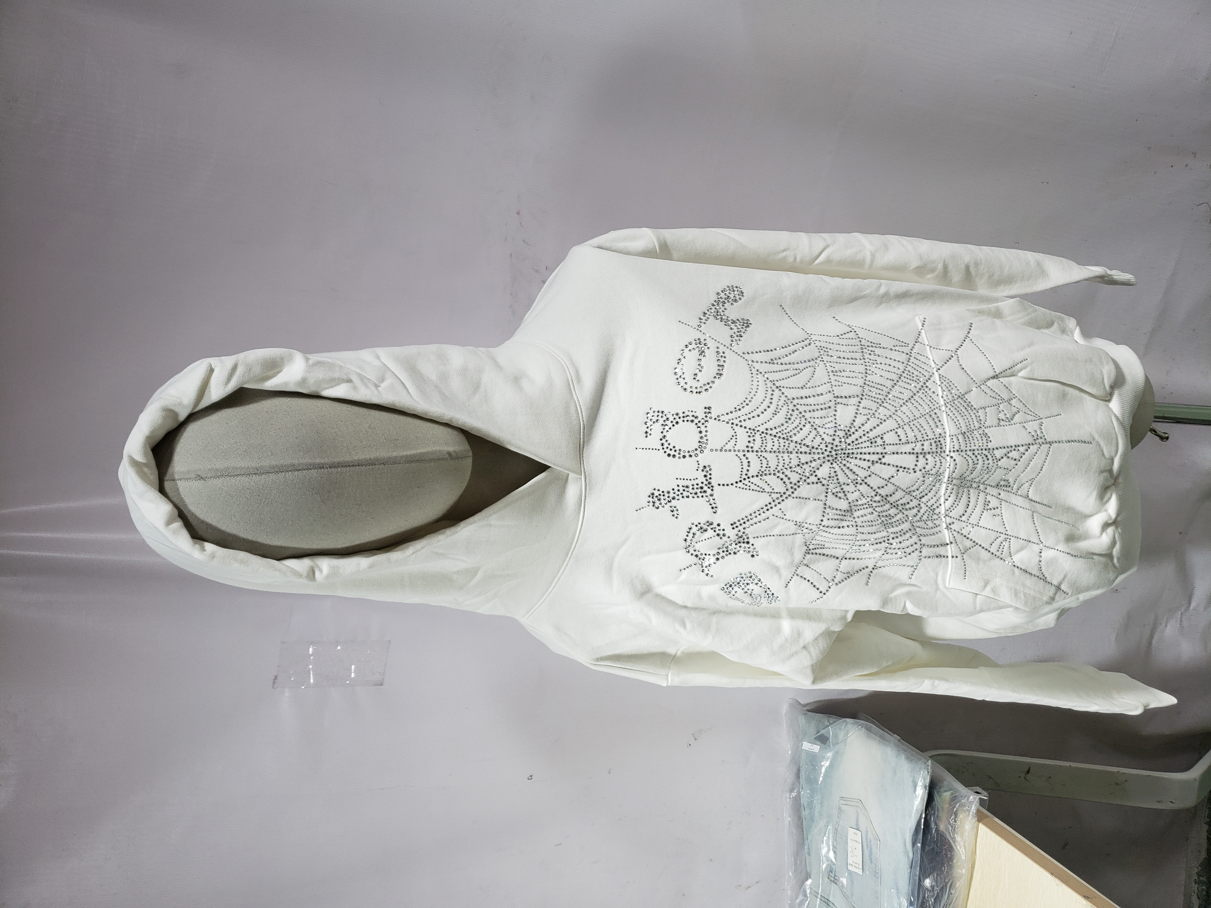 Sp5der OG Rhinestone Hoodie White YZ EG938 review Stockicks 01
