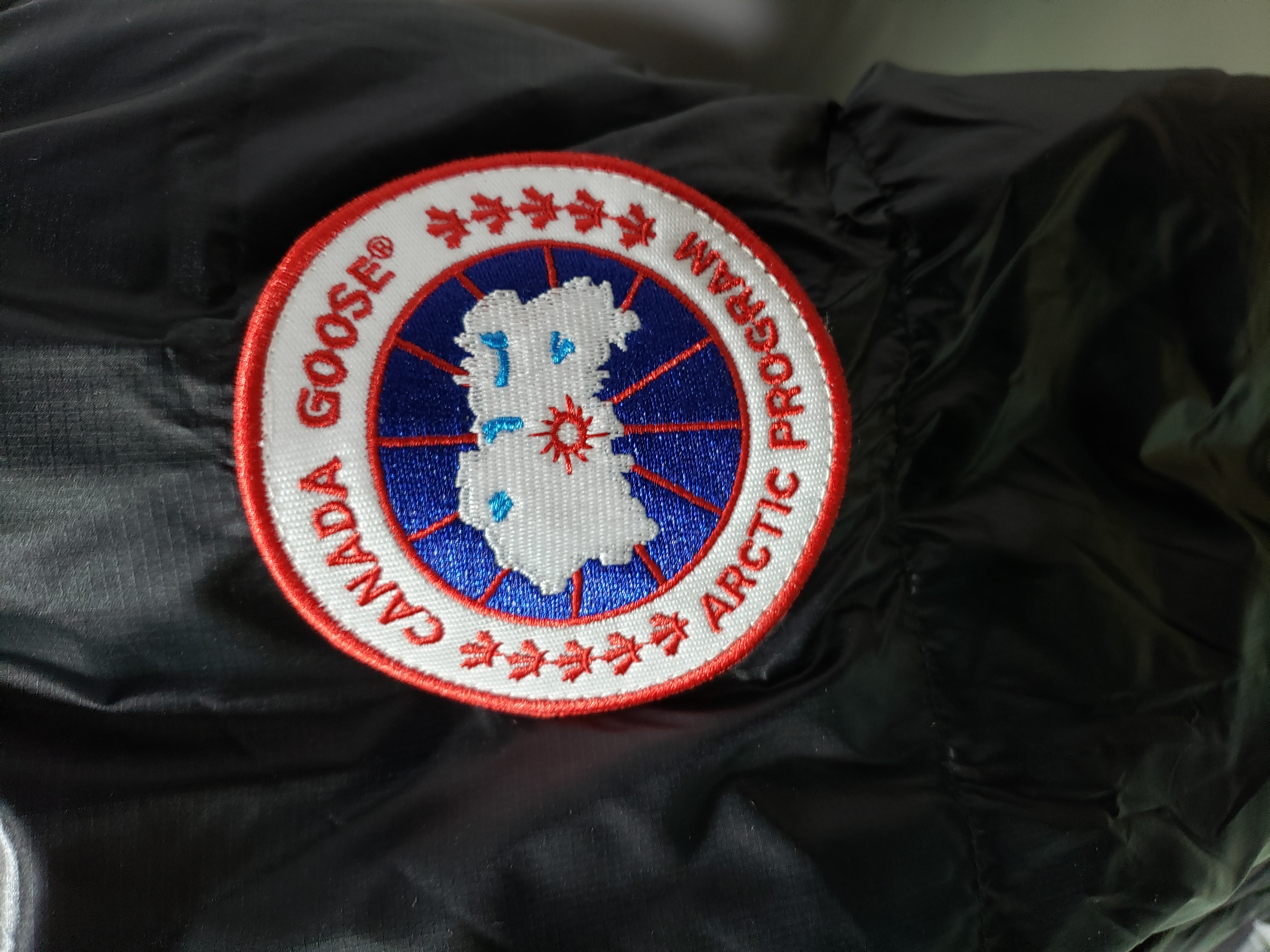 CANADA GOOSE Crofton Quilted Recycled-Nylon Ripstop Down Jacket Black review Stockicks 01