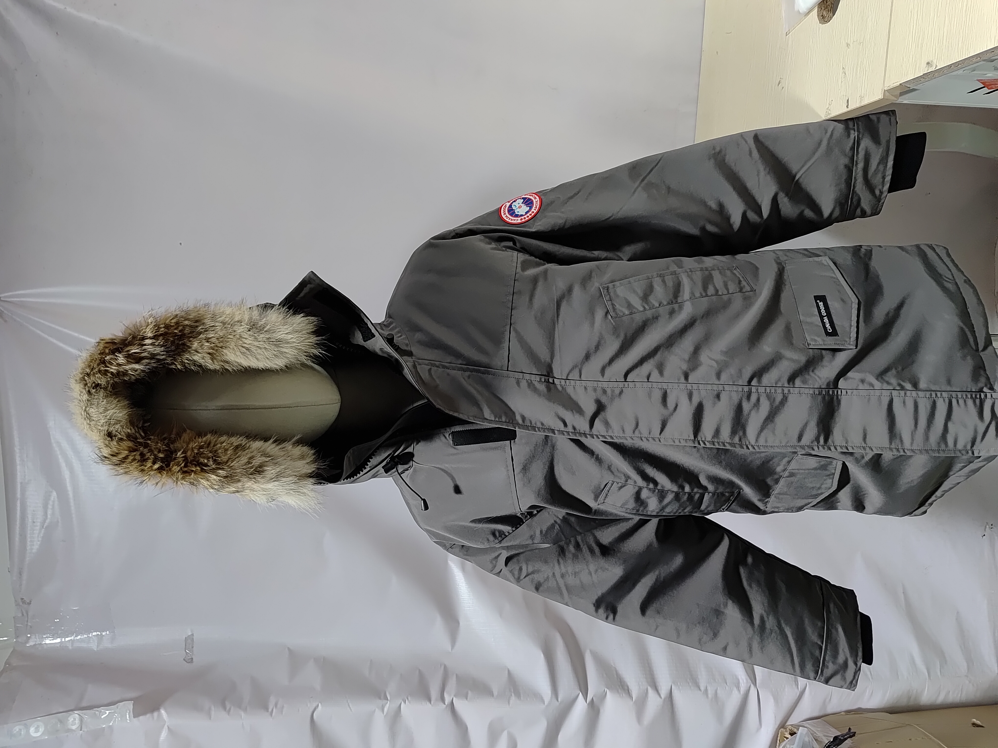 Canada Goose Langford Parka Mid-Length Gray review Stockicks 01